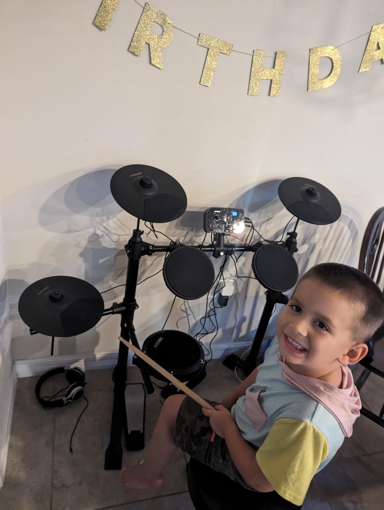 AODSK Electric Drum Set for Beginner with 150 Sounds, 4 Quiet Drum Pads, 2 Pedal, Throne, Sticks, Electronic Drum with Headphone, AED-400 customer photo 2