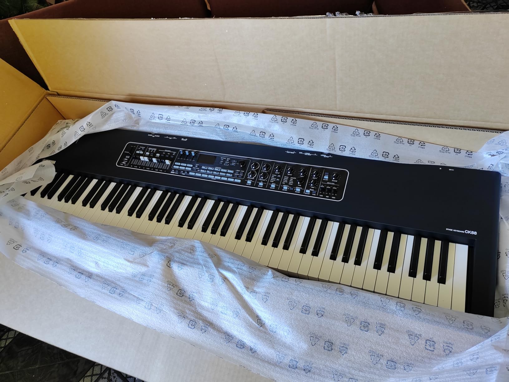 Yamaha CK88 CK Series 88-Key Stage Keyboard with Built-In Speakers, Black customer photo 2