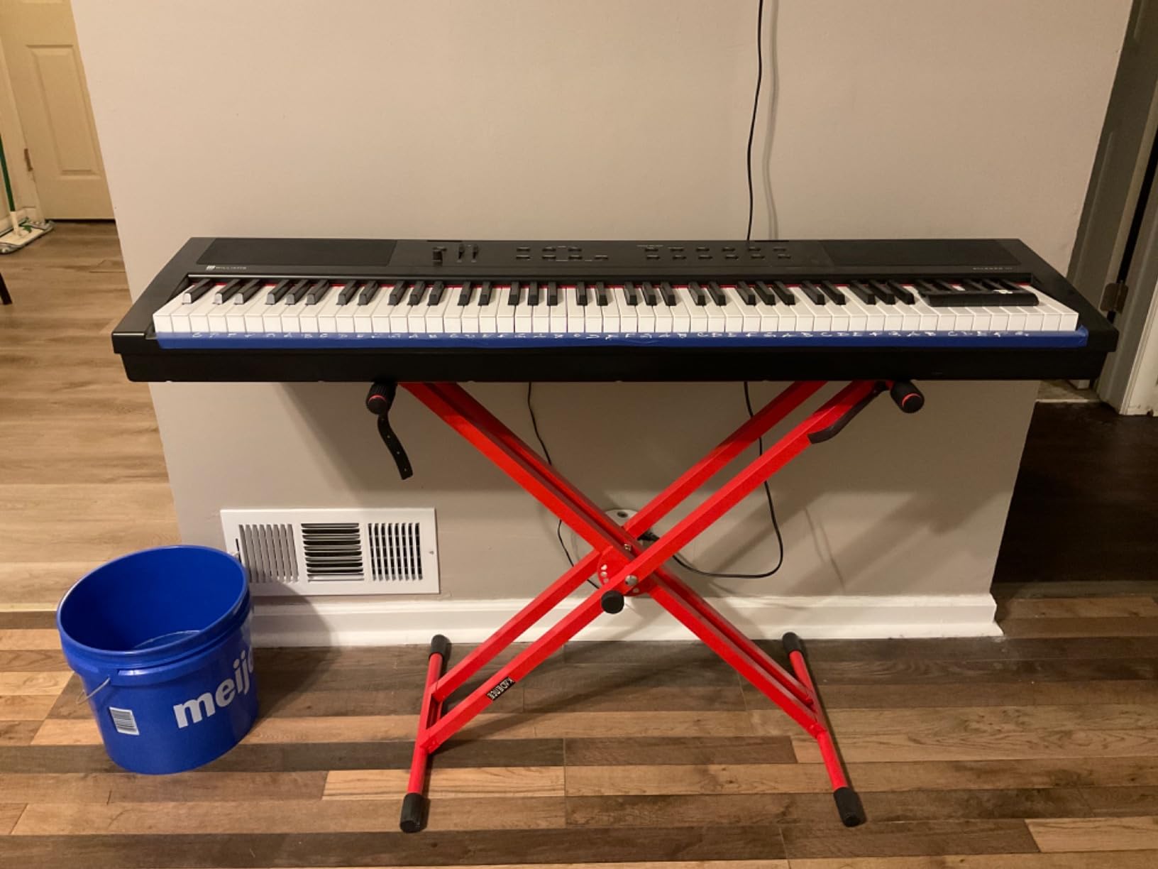 Kadence NK13RD Touring Series Double-X Keyboard Stand customer photo 1