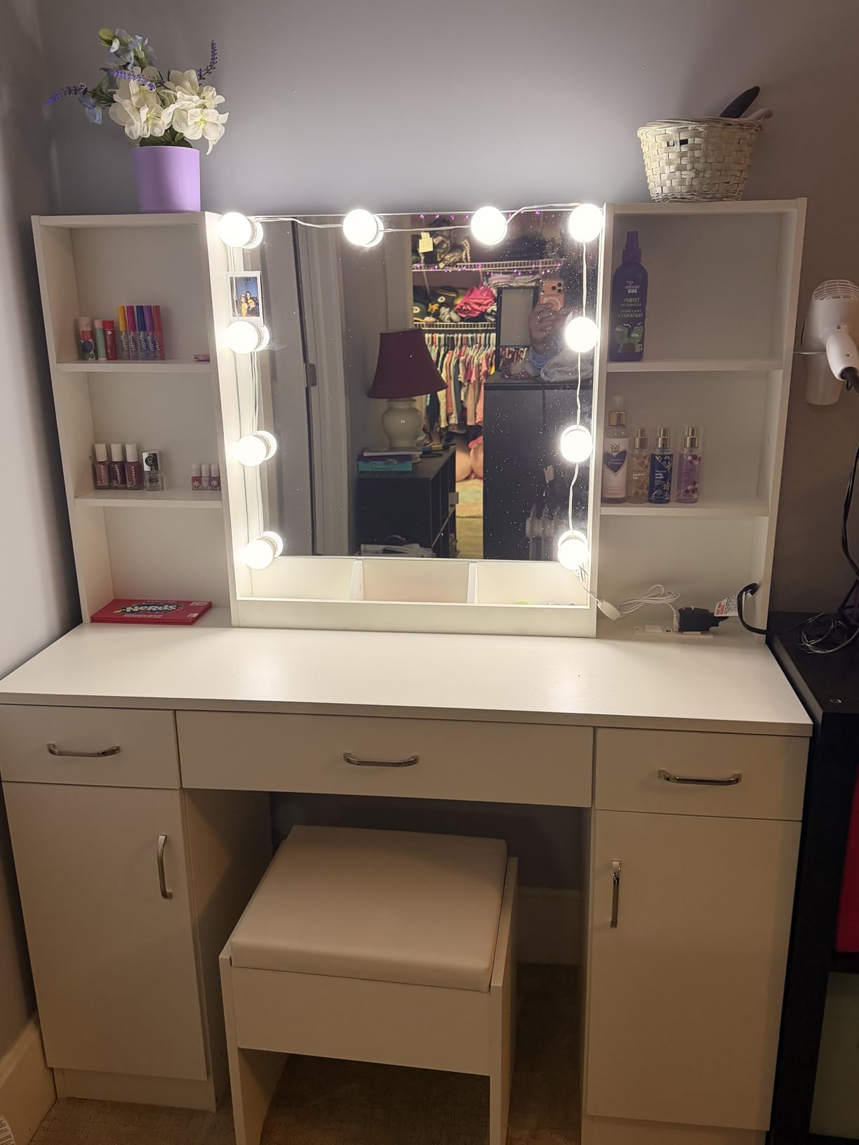 Vabches Makeup Vanity Table with Lighted Mirror & Power Strip, Large Vanity Set Vanity Desk with Storage Stool, 3 Lighting Modes, Brightness Adjustable, 45.2in(L) customer photo 2