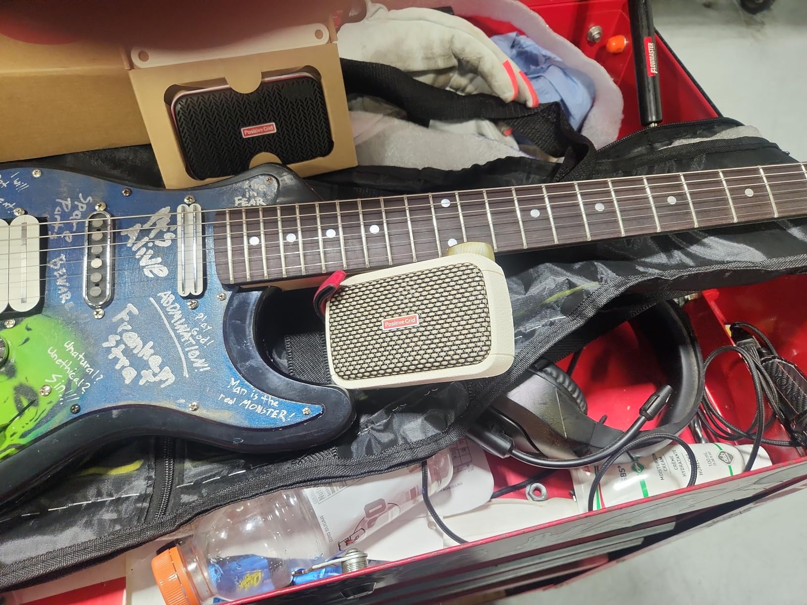 Positive Grid Spark GO 5W Ultra-Portable Smart Guitar Amp & Speaker | Ultra-portable amp & Bluetooth speaker in one. 33 amps, 43 effects, 100k+ tones, Spark AI, Smart Jam, up to 8-hr battery customer photo 2