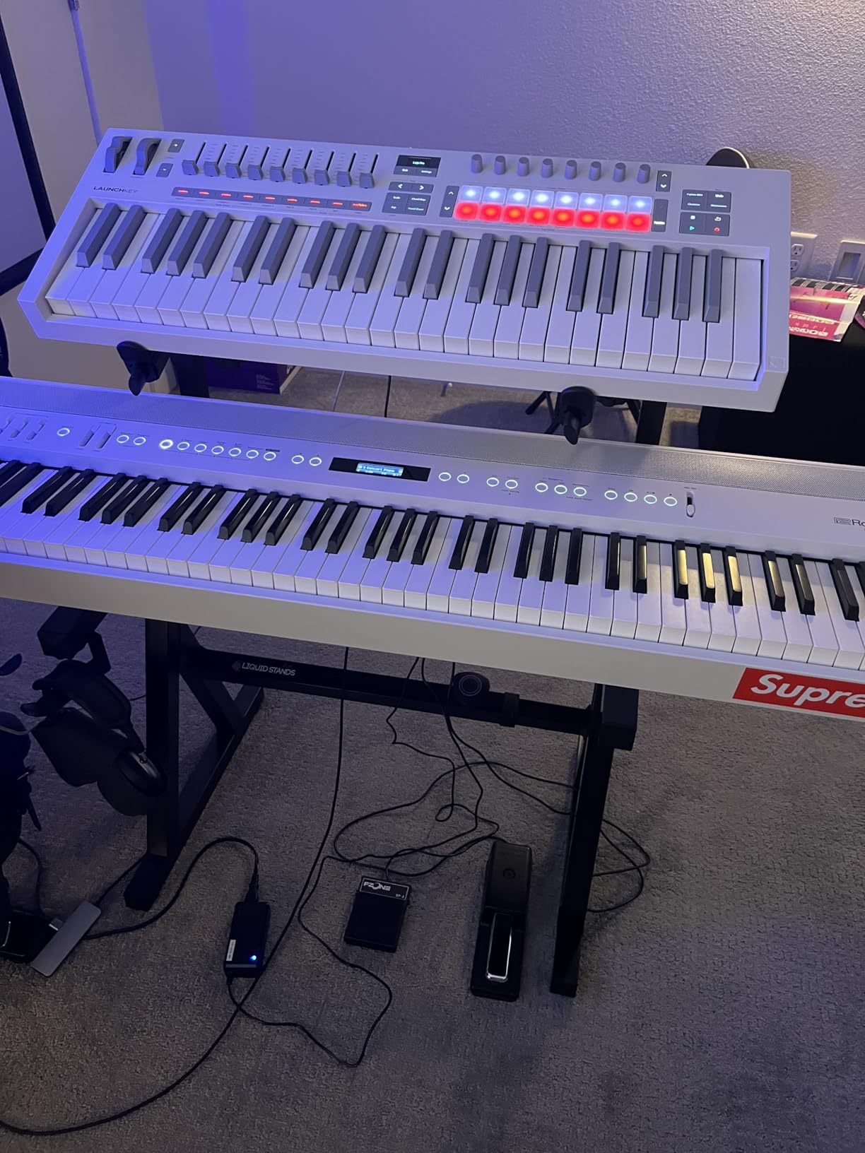 Liquid Stands Dual Piano Keyboard Stand with 2nd Tier - Z Style Adjustable and Portable 2 Tier Heavy Duty Music Stand customer photo 1