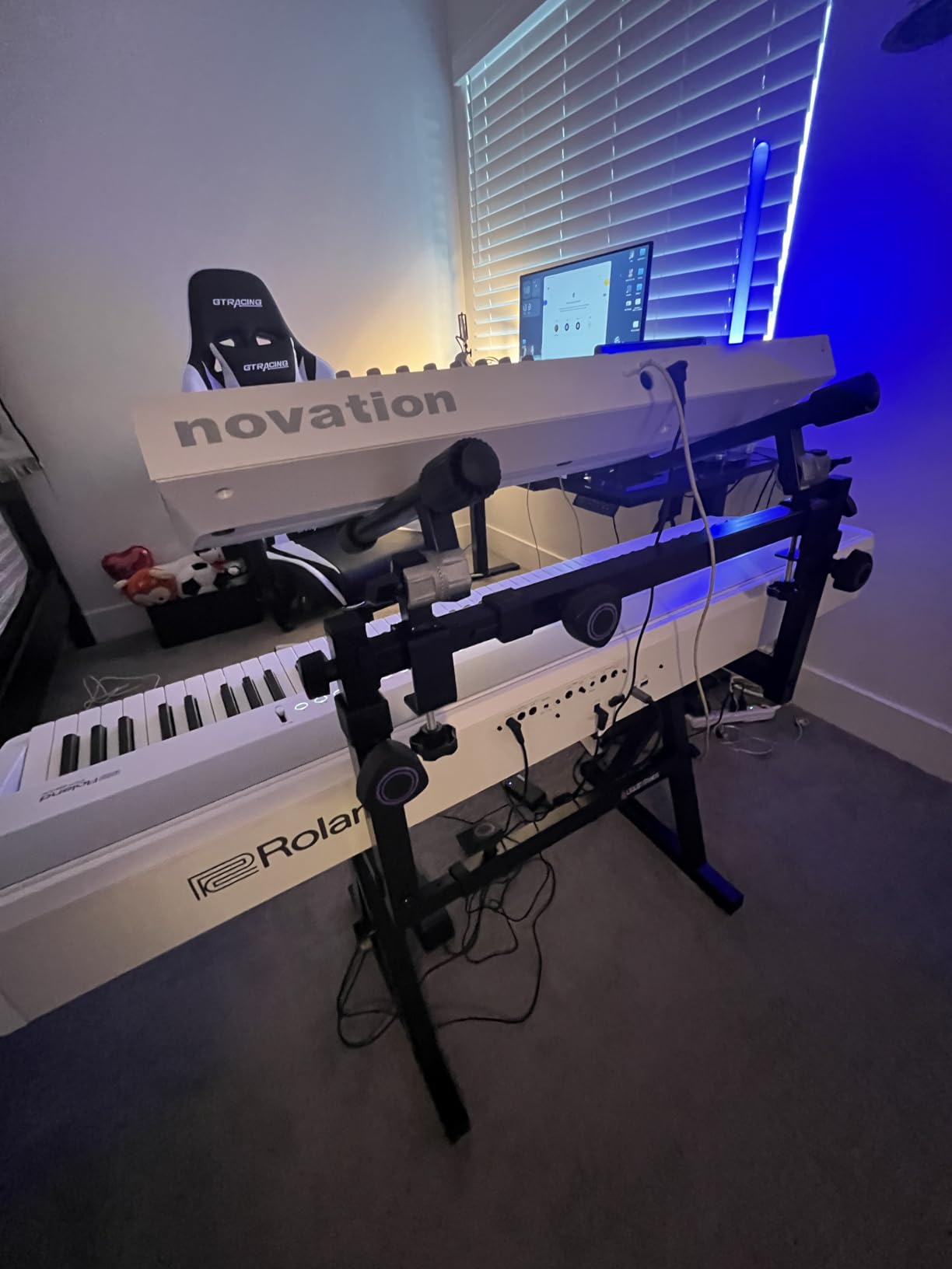 Liquid Stands Dual Piano Keyboard Stand with 2nd Tier - Z Style Adjustable and Portable 2 Tier Heavy Duty Music Stand customer photo 2