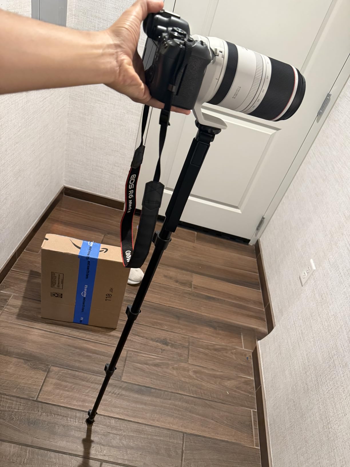 ULANZI TB12 61-Inch Camera Monopod - Portable Tripod & Monopod Photography Stick with 5-Section Height, Aluminum Compact Travel Camera Stick for Canon, Nikon, Sony Mirrorless, DSLR, Easy to Carry customer photo 2