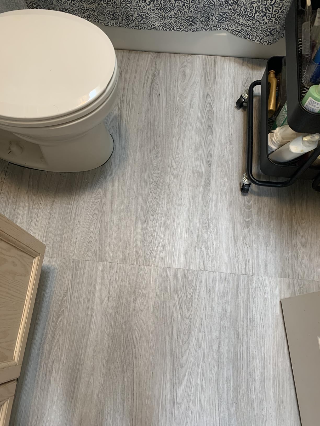 Art3d 18-Pack Interlocking Vinyl Floor Planks, 36 x 6 in, Oslo Frost Maple | Luxury Wood Look, Anti-Slip, Waterproof, Wear-Resistant, Anti-Fade, Easy to Clean, Ideal for Kitchen, Indoor Household Use customer photo 1