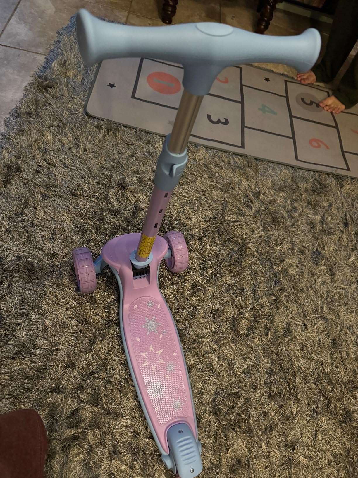 BELEEV A8 Scooter for Kids Ages 3-12, 3 Wheel Folding Scooter for Toddlers Girls Boys, LED Light-Up Wheels, 4 Adjustable Height, Lean to Steer, Extra Wide Wheels, Three Wheel Kick Scooter for Children customer photo 1
