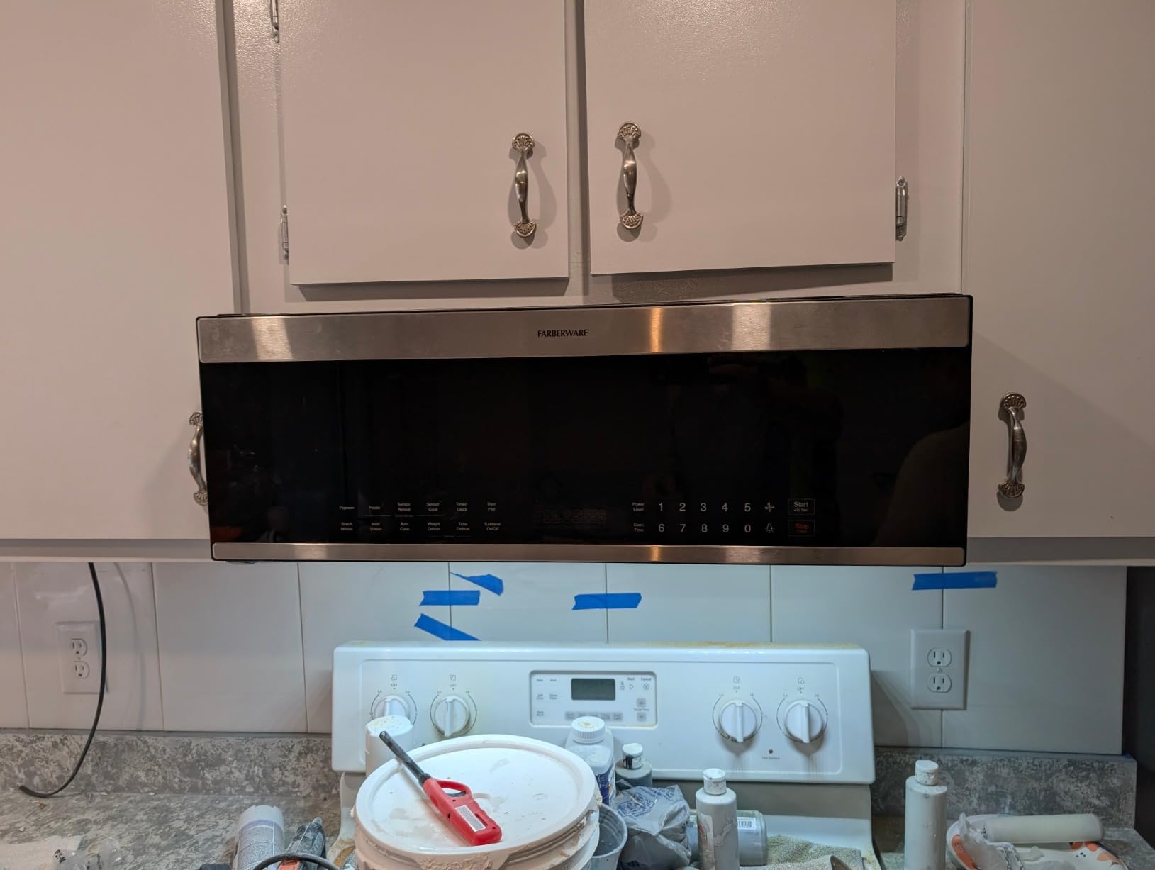 Farberware 1.7 Cu. Ft. Over-the-Range Microwave Oven – 1000 Watts Power, Auto Cook Settings, Defrost, Easy Clean and Child Safety Lock - Stainless customer photo 2