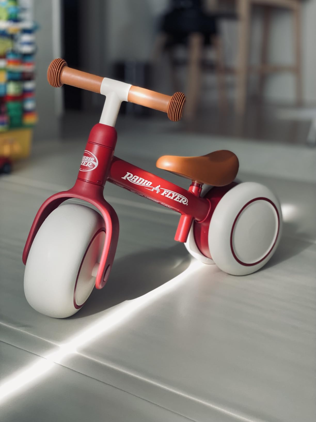 Radio Flyer Steady Start Balance Bike, for Kids Ages 1-3, Red | Kid & Toddler Balance Bike, Pedal-Free for Quick Learning, Wide Front and Dual Rear Tires, Tool-Free Adjustable Seat customer photo 1