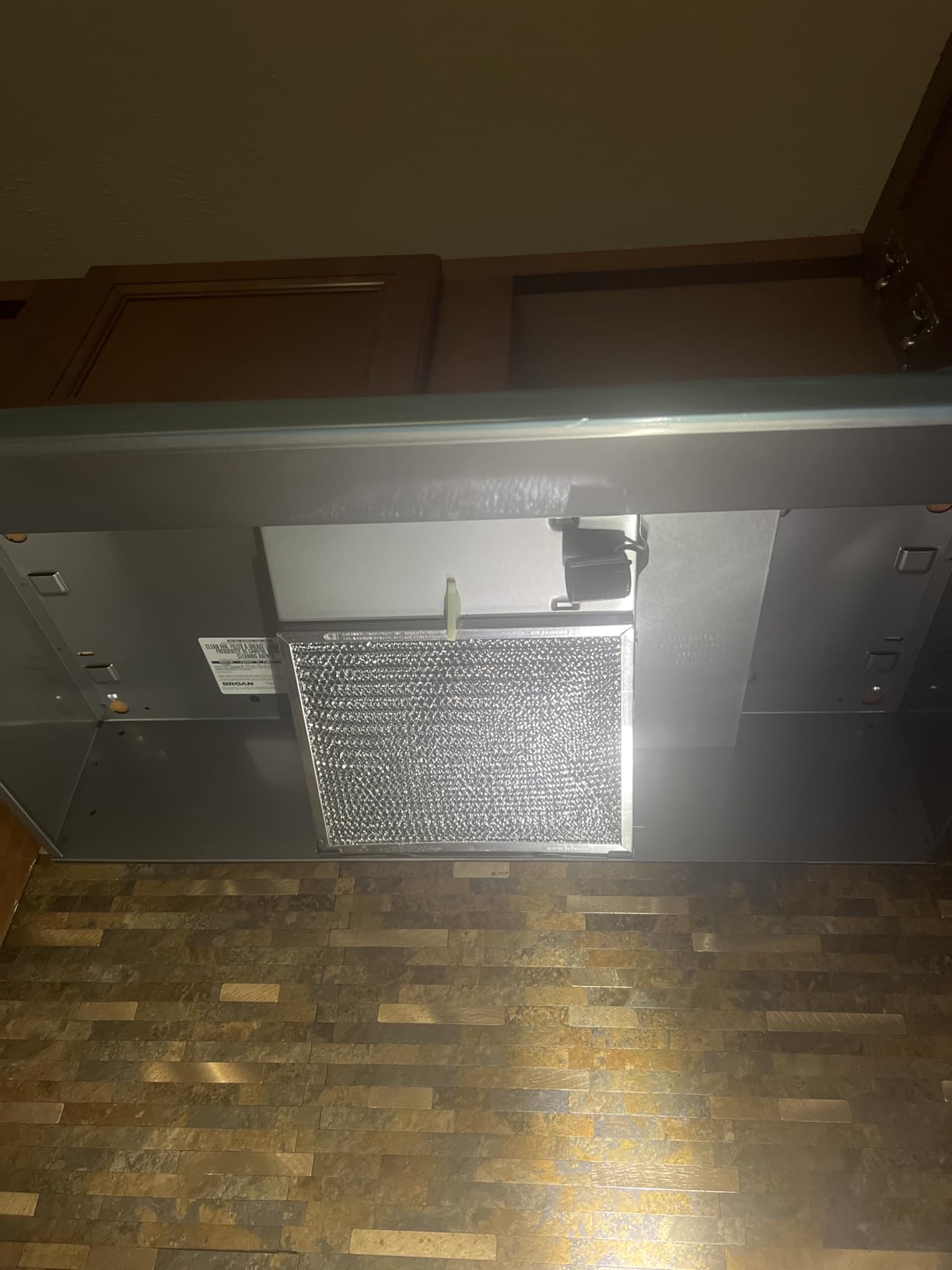 Broan-NuTone 4124SF 24-Inch Fingerprint Resistant Ductless Under-Cabinet Range Hood, 24