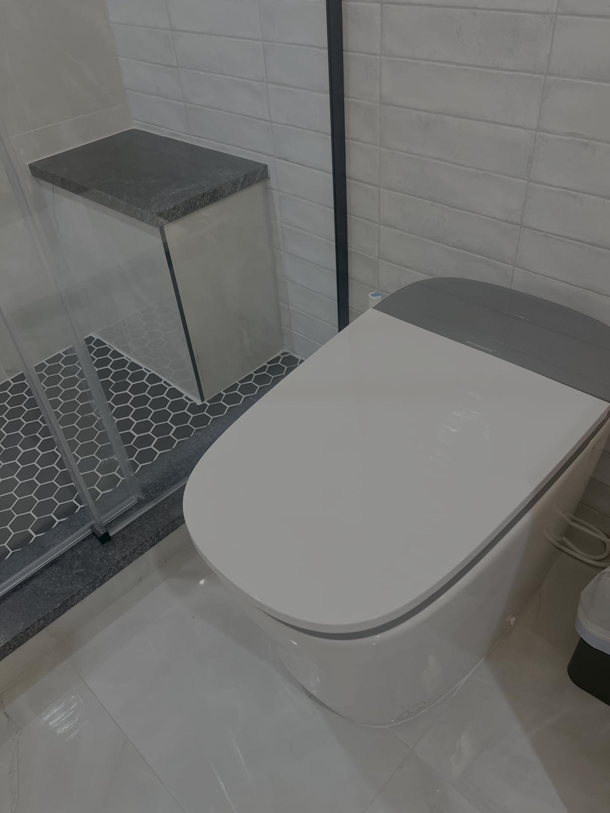 WOODBRIDGE Smart Toilet with 1000g MaP Flush Score, Foam Shield, Moving Dryer, ADA Comfort Height, Auto Flush, Blackout Flush, Auto Open & Close, Heated Seat, Bidet Toilet with Tank Built in (B0930S) customer photo 2