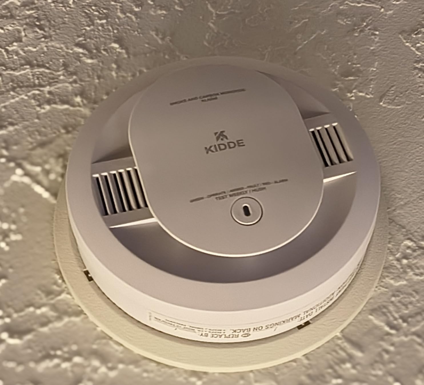 Kidde Smoke & Carbon Monoxide Detector, AA Battery-Powered, 30CUDR, 1 Pack customer photo 2