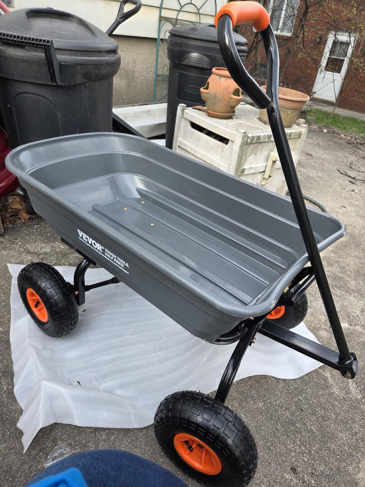 VEVOR Heavy Duty 1200lbs 7 Cu.Ft Wheelbarrow Garden Dump Cart Wagon customer photo 2