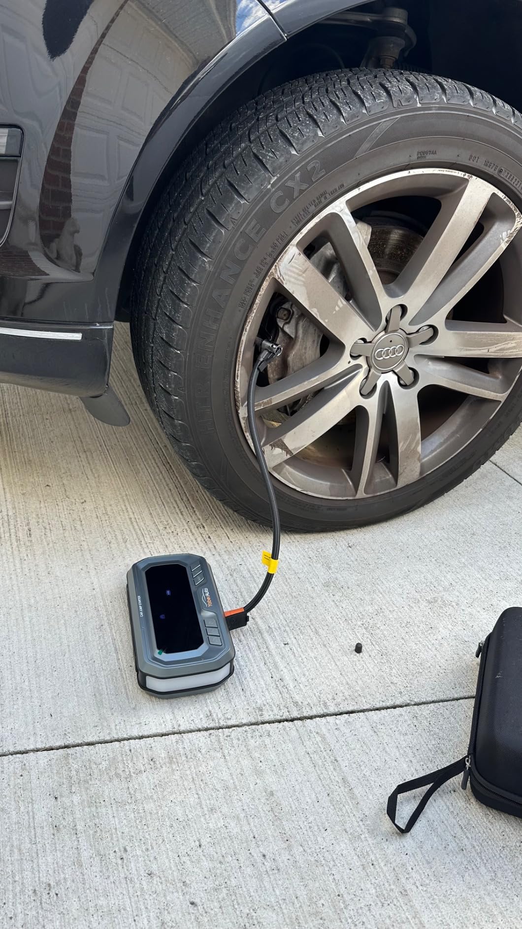 YaberAuto 12-in-1 Jump Starter with Air Compressor 8000A 160PSI 65W Charge customer photo 2