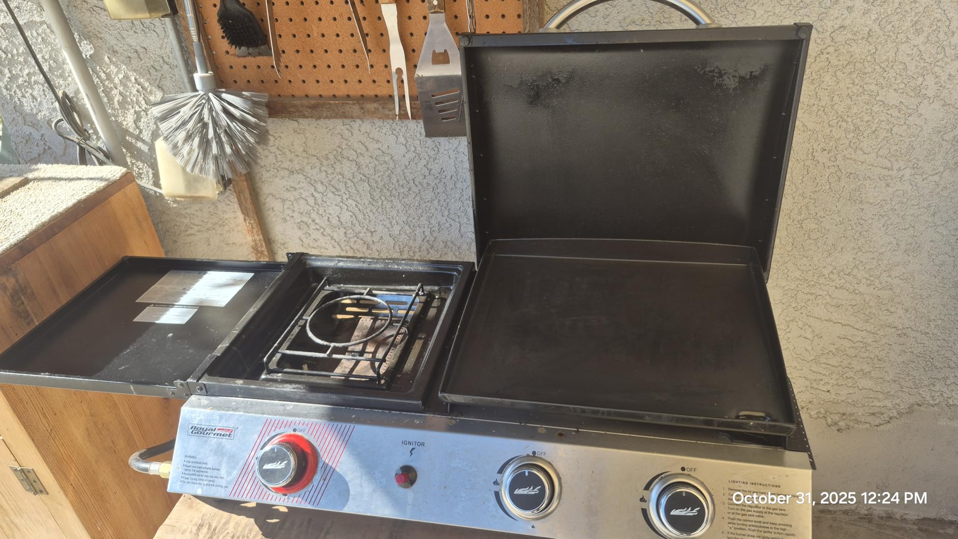 Royal Gourmet PD1305H 3-Burner Propane Gas Grill, Griddle Combo with Lid, 3-in-1 Grill Griddle Combo, 29,000 BTUs customer photo 1
