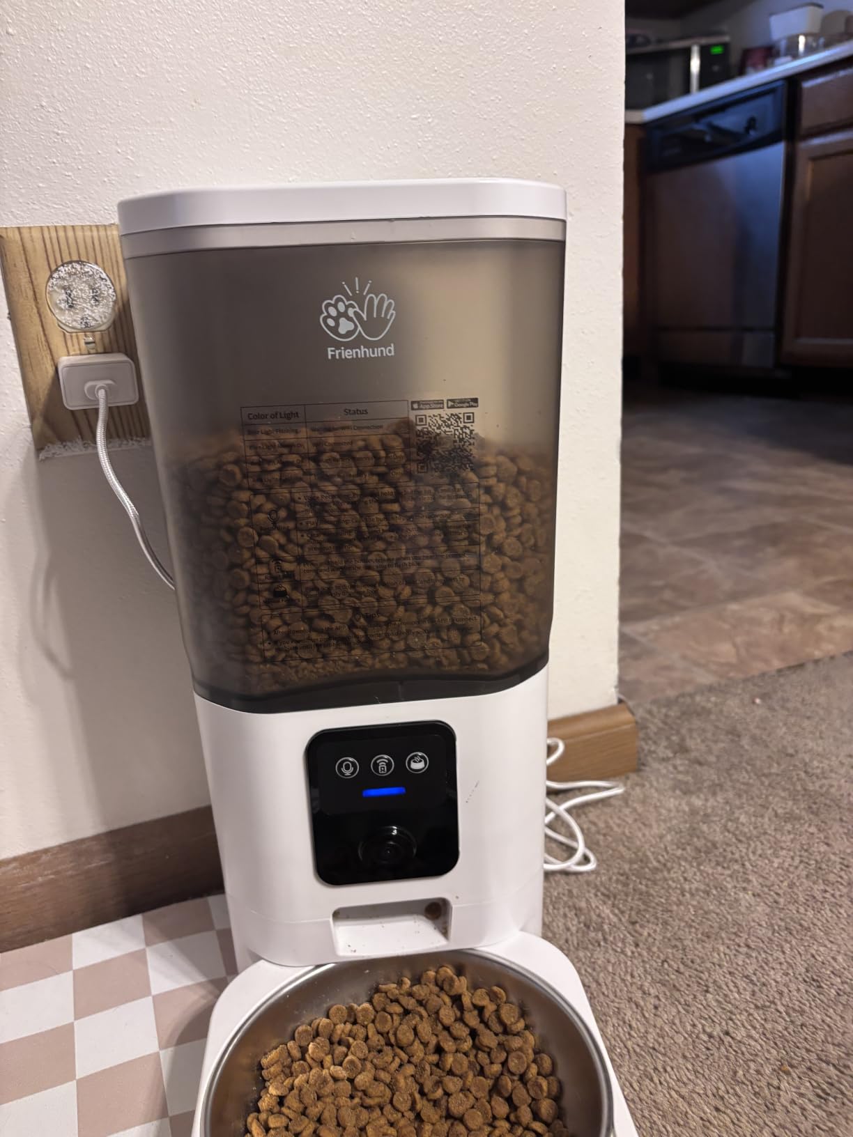 Frienhund Automatic Cat Feeder with 2K Camera: 5G WiFi Automatic Dog Feeder with Night Vision, Cat Food Dispenser with 7L Large Food Storage Container for Multiple Pet, Detachable for Easy Clean -29 Cup customer photo 1