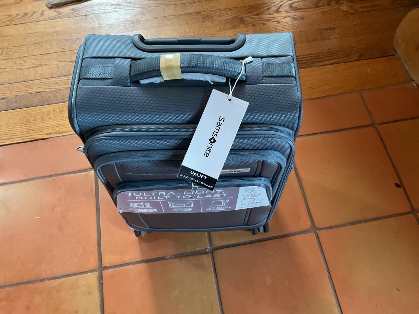 Samsonite UpLIFT Lightweight Softside Carry-On Luggage with Spinner Wheels - Expandable - Airline-Approved, Polyester Soft Suitcase for Ultra Light Travel - Elemental Blue customer photo 1