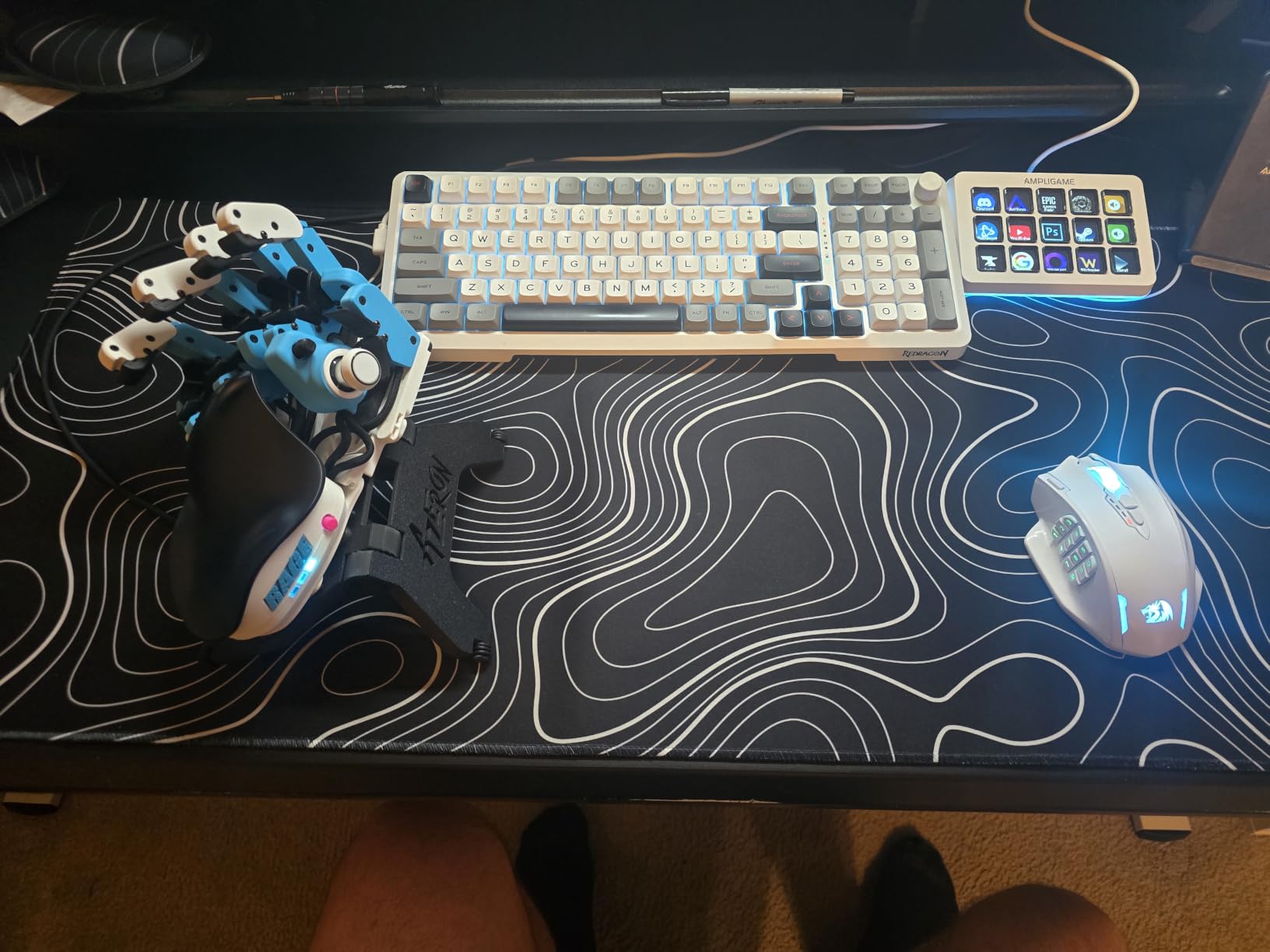 FIFINE AmpliGame Gaming Controller with 15 Shortcuts for OBS Streaming Studio with Macro Keys, Trigger Actions, PC Media RGB Controller for Content Creation/Office Work-D6 White customer photo 2