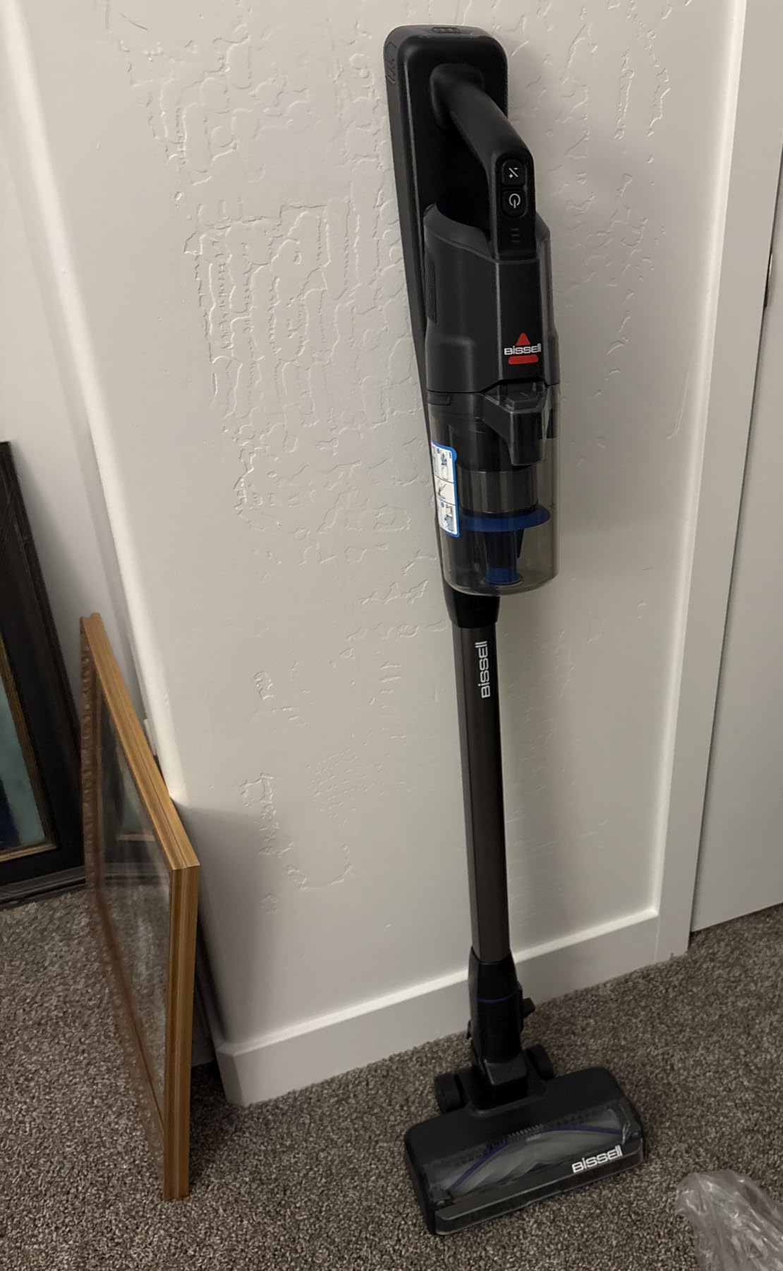 Bissell PowerClean FurGuard 280W Self-Standing Cordless Vacuum w/Self-Cleaning Brush Roll, Strong Suction, Removeable Battery, Wall Mount, Upholstery Tool & Bright Headlights customer photo 2