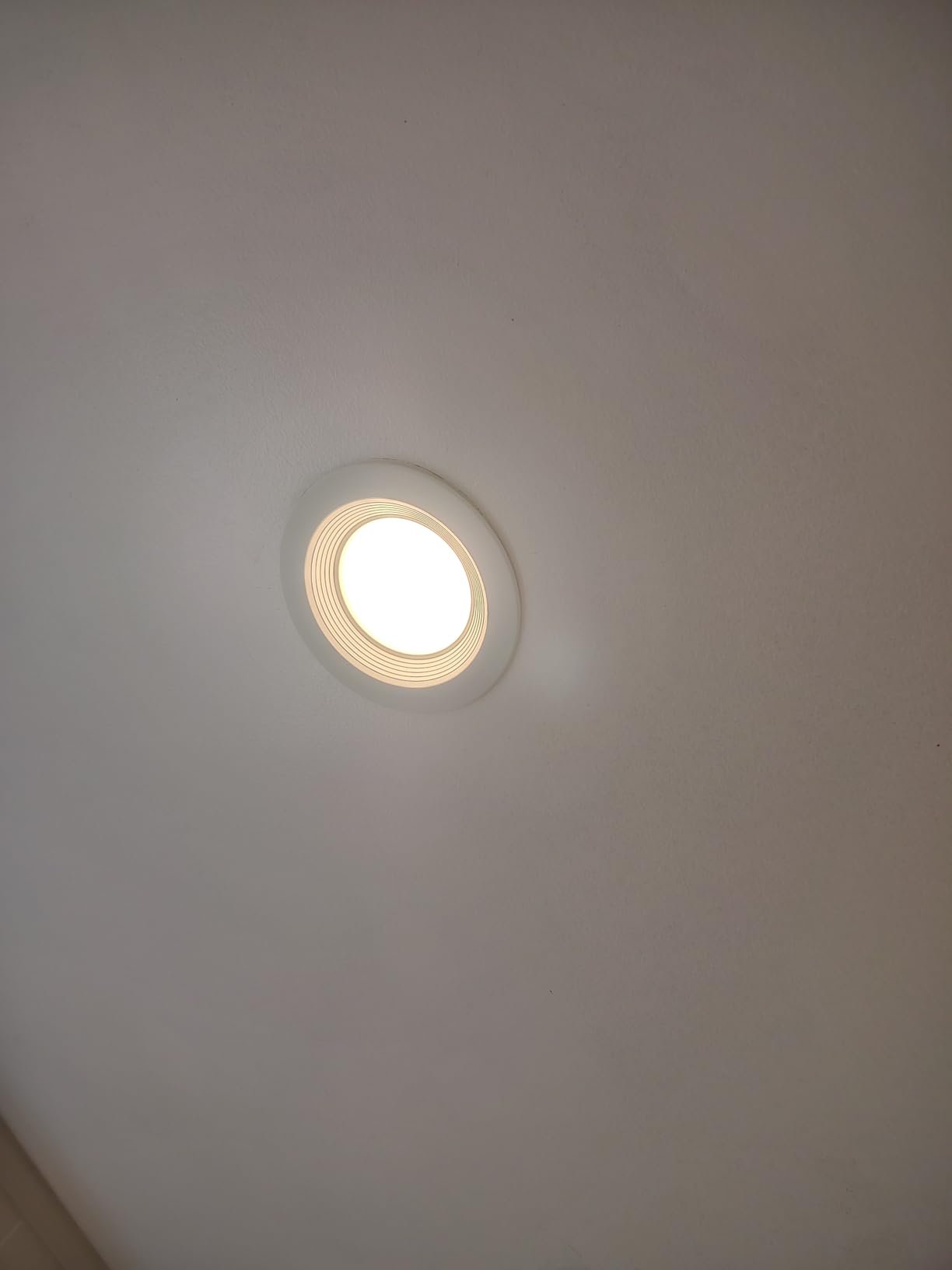 Amico 4 Pack 5/6 inch 5CCT LED Recessed Lighting, Retrofit Can Light, Dimmable, 12.5W=100W, 950LM, 2700K/3000K/4000K/5000K/6000K Selectable, Baffle Trim, IC & Damp Rated, ETL & FCC customer photo 2