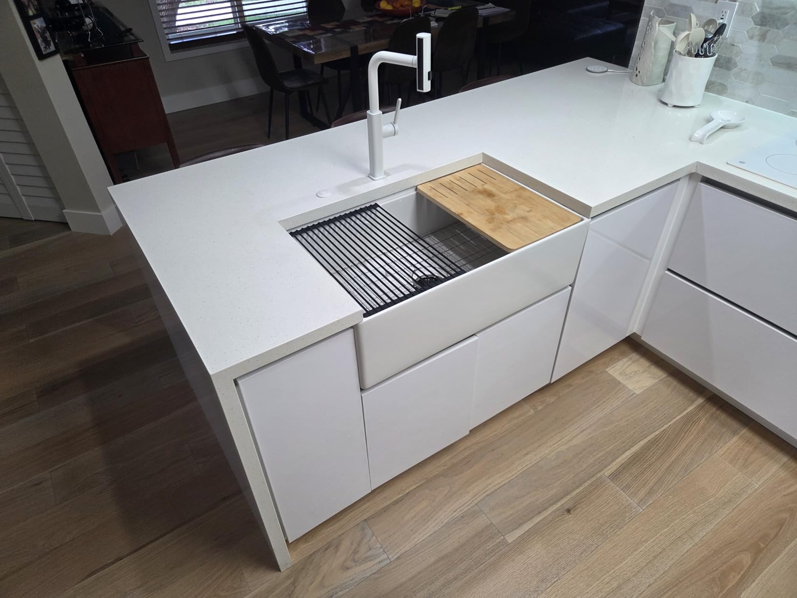DeerValley Farmhouse Sink 33 Inch White Fireclay Apron Front Farm Sink with Workstation Accessories customer photo 2
