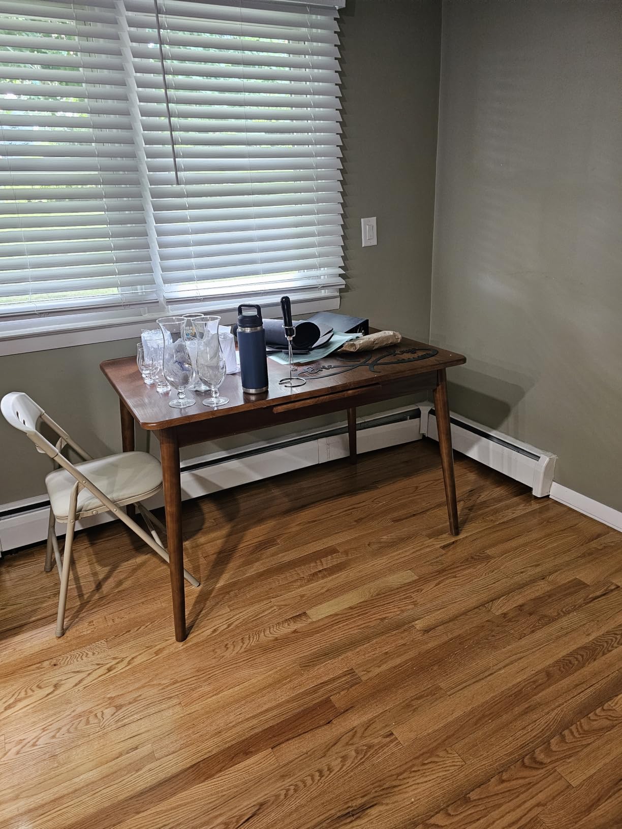 Solid Wood Extendable Dining Table for 4-8 People, Seamless Extension from 47.2 to 63 Inches, Walnut customer photo 2