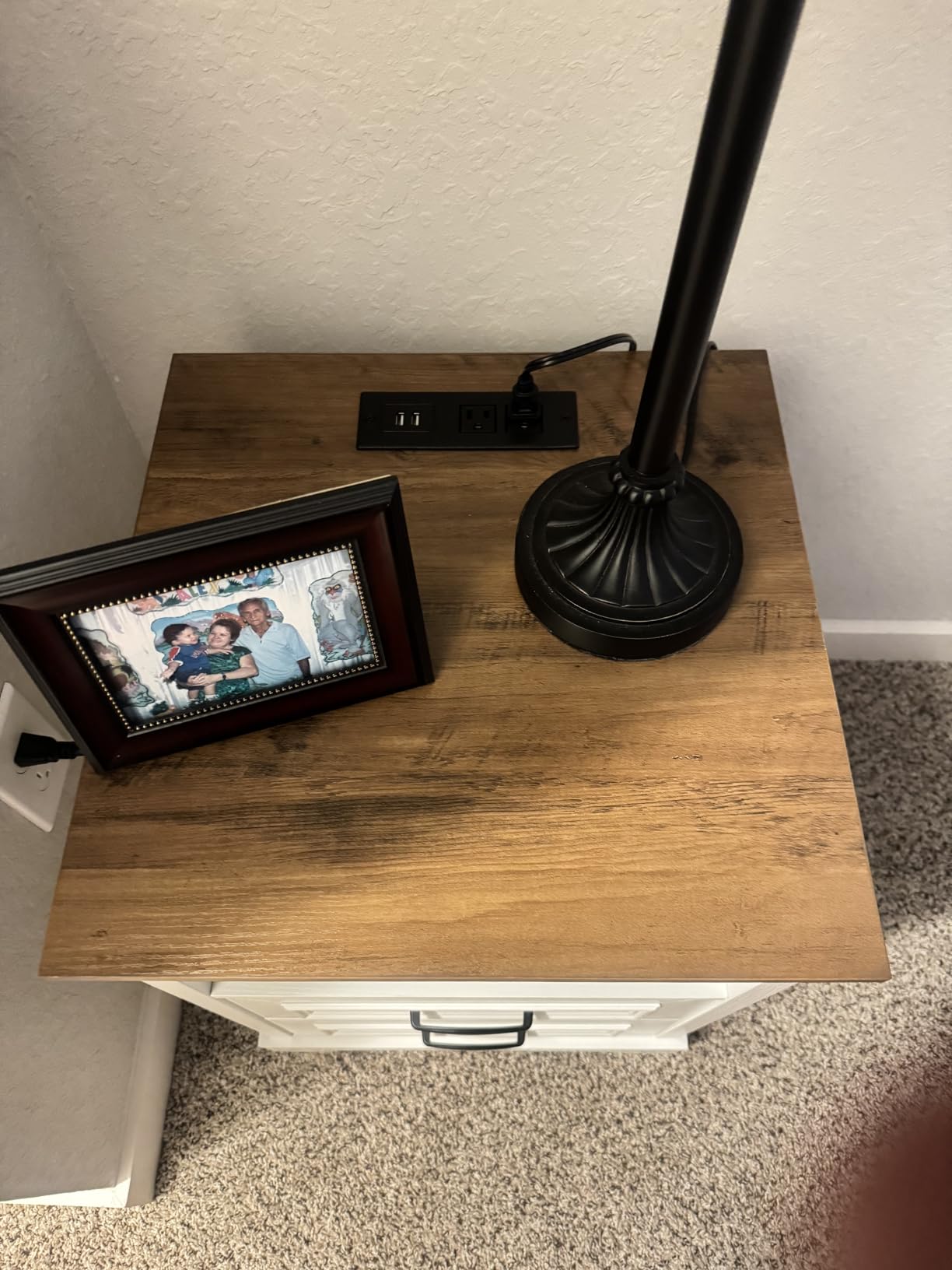 Farmhouse Nightstand with Charging Station, Wood Night Stand with Drawers, Bedside Table, Nightstands with Open Storage Shelf, Rustic Night Stands for Bedroom, Closet, 18