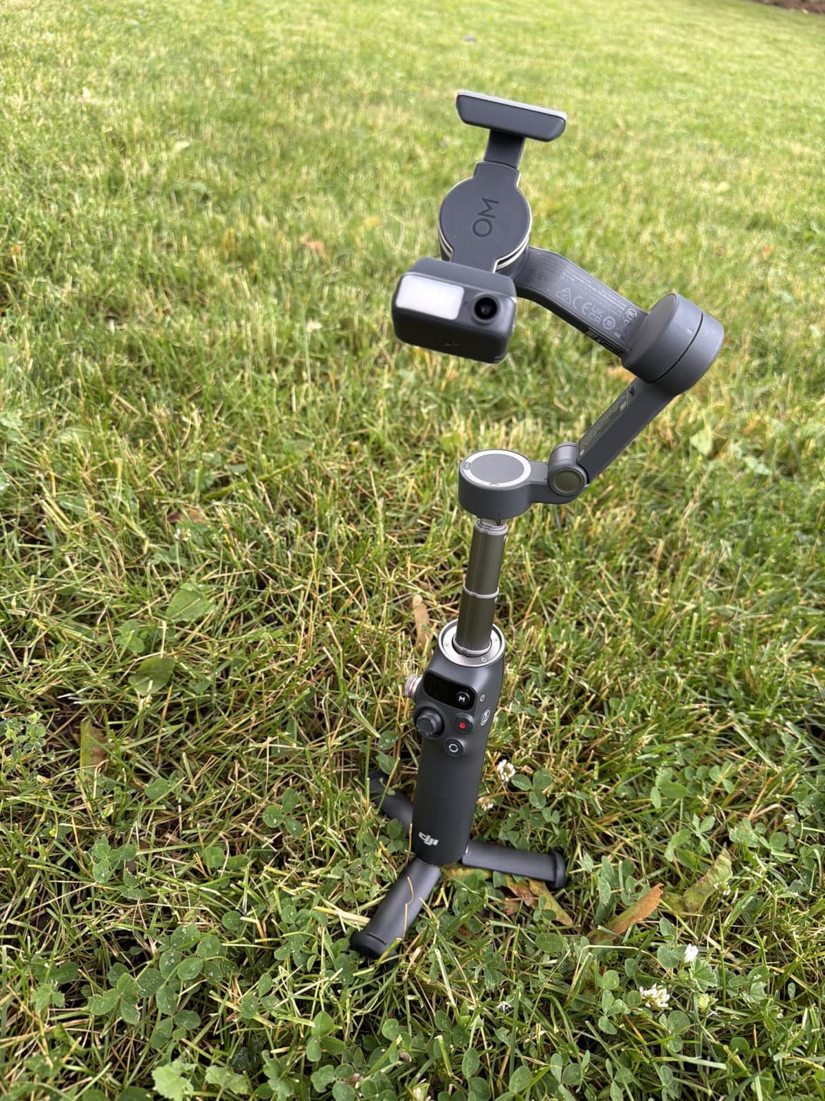 DJI Osmo Mobile 8 Gimbal Stabilizer for Phone, 3-Axis Stabilization | AI Native Tracking with Audio & Lighting, 360° Pan Rotation, Built-in Extension Rod & Tripod, 10h Battery customer photo 2