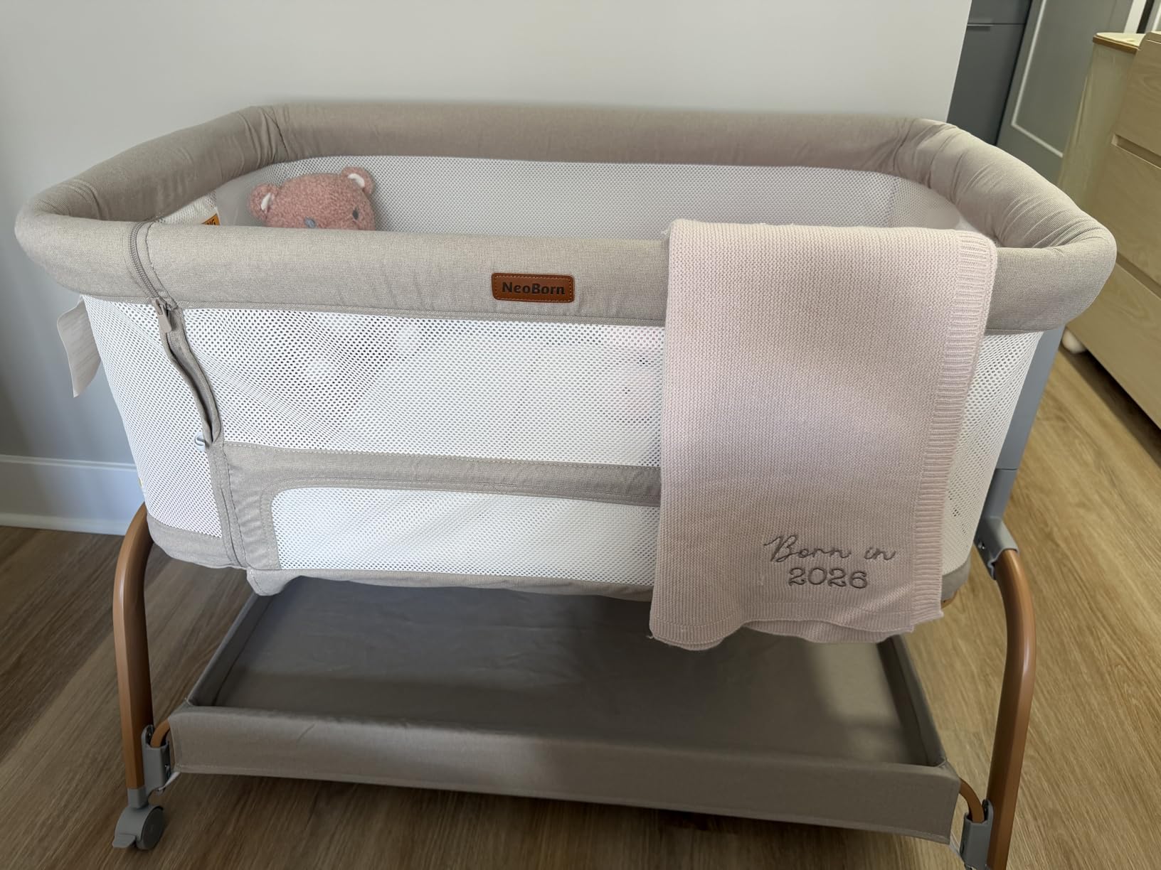 NeoBorn 3 in 1 Baby Bassinet, Bedside Bassinet for Baby, Rocking Bassinet with Breathable Full-Mesh, Mattress and Soft Sheet, Adjustable Height, Stable and Secure Crib for Newborns customer photo 1