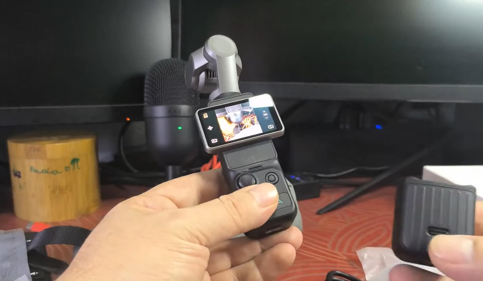 Xtra Muse, Vlogging Camera with 1