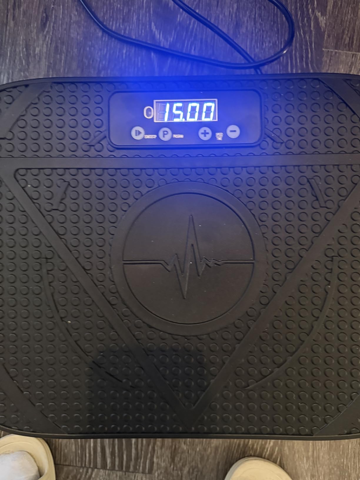 Homesy Vibration Plate Exercise Machine, Vibrating Plate for Lymphatic Drainage, Full Body Shake Platform Board for Home Fitness and Fat Burning, Sport Gym Equipment for Women Men customer photo 1