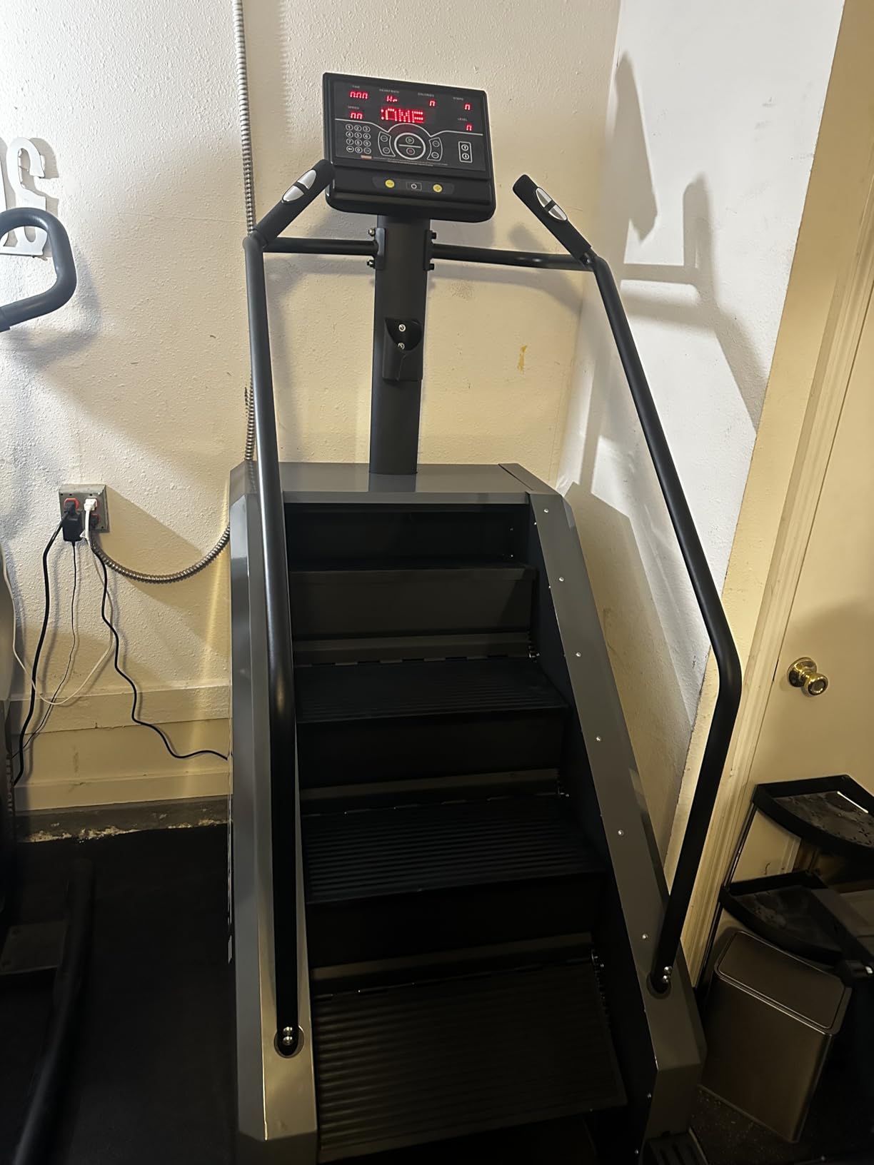 Fitvids Stair Stepper Machine, Commercial Grade Stair Climber with 15 Resistance Levels, Continuous Stair Stepping Machine for Cardio and Lower Body Workouts, LED Screen, Exercise Machine for Home Gym customer photo 2
