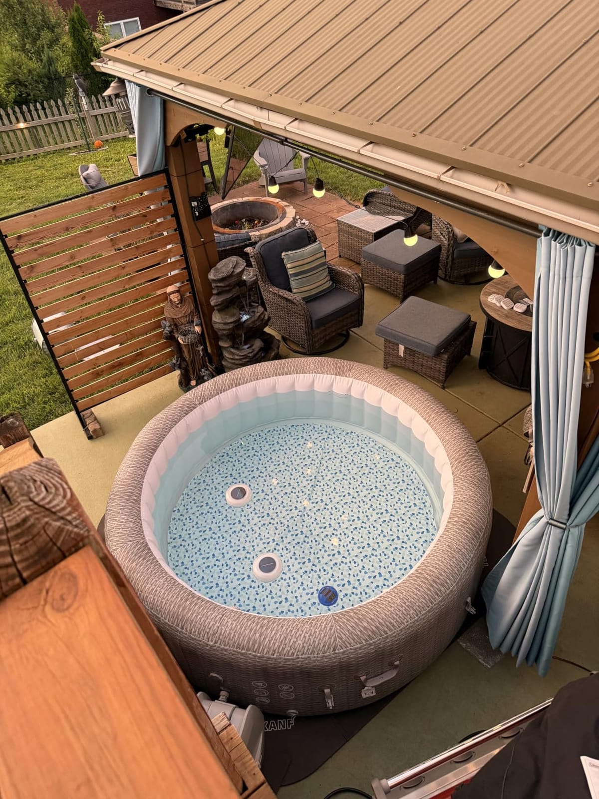 Coleman SaluSpa Sicily Energy-Efficient 5-7 Person Inflatable Hot Tub | Smart AirJet Portable Outdoor Spa with EnergySense Insulated Cover, Freeze Shield Technology, 180 Soothing Jets, 85