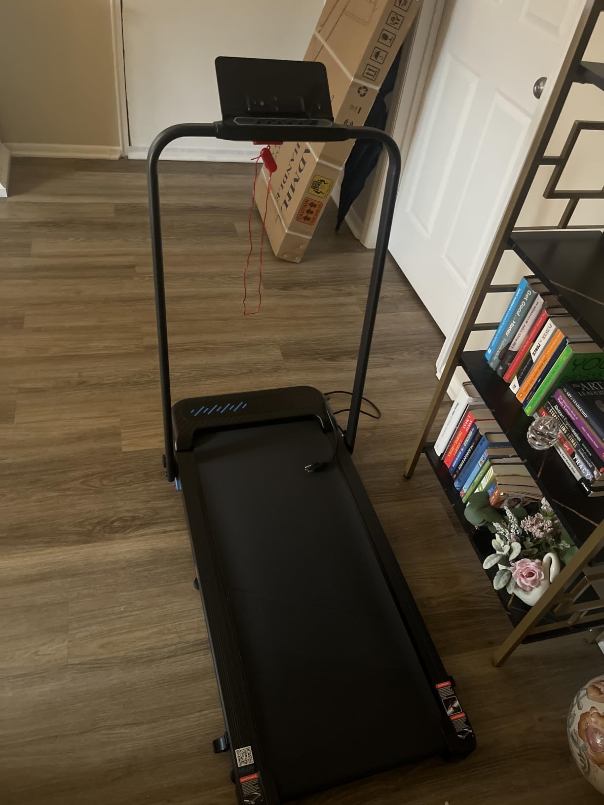 WELLFIT Folding Treadmill for Home, Walking Pad with Incline and Handle Bar | 320+lbs Capacity,Under Desk Treadmill for Home Small Office,Low Noise Treadmills with Smart Voice Control for Jogging Running customer photo 1