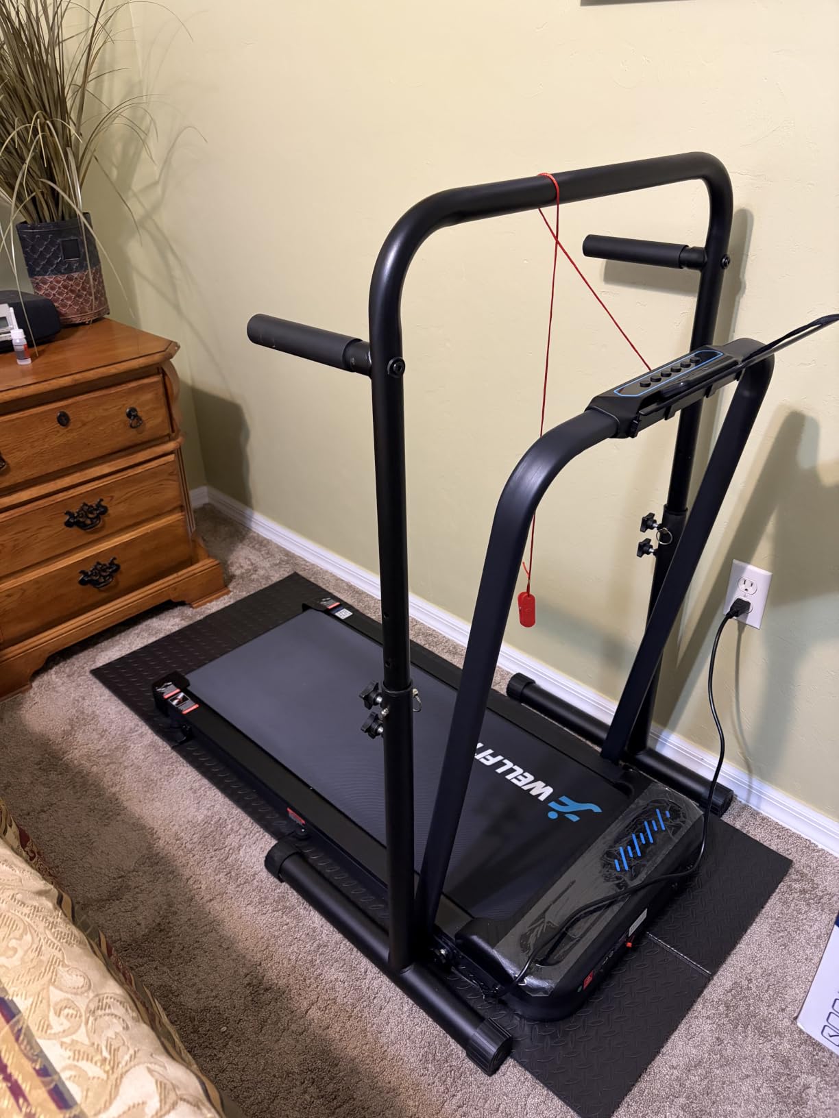 WELLFIT Folding Treadmill for Home, Walking Pad with Incline and Handle Bar | 320+lbs Capacity,Under Desk Treadmill for Home Small Office,Low Noise Treadmills with Smart Voice Control for Jogging Running customer photo 2