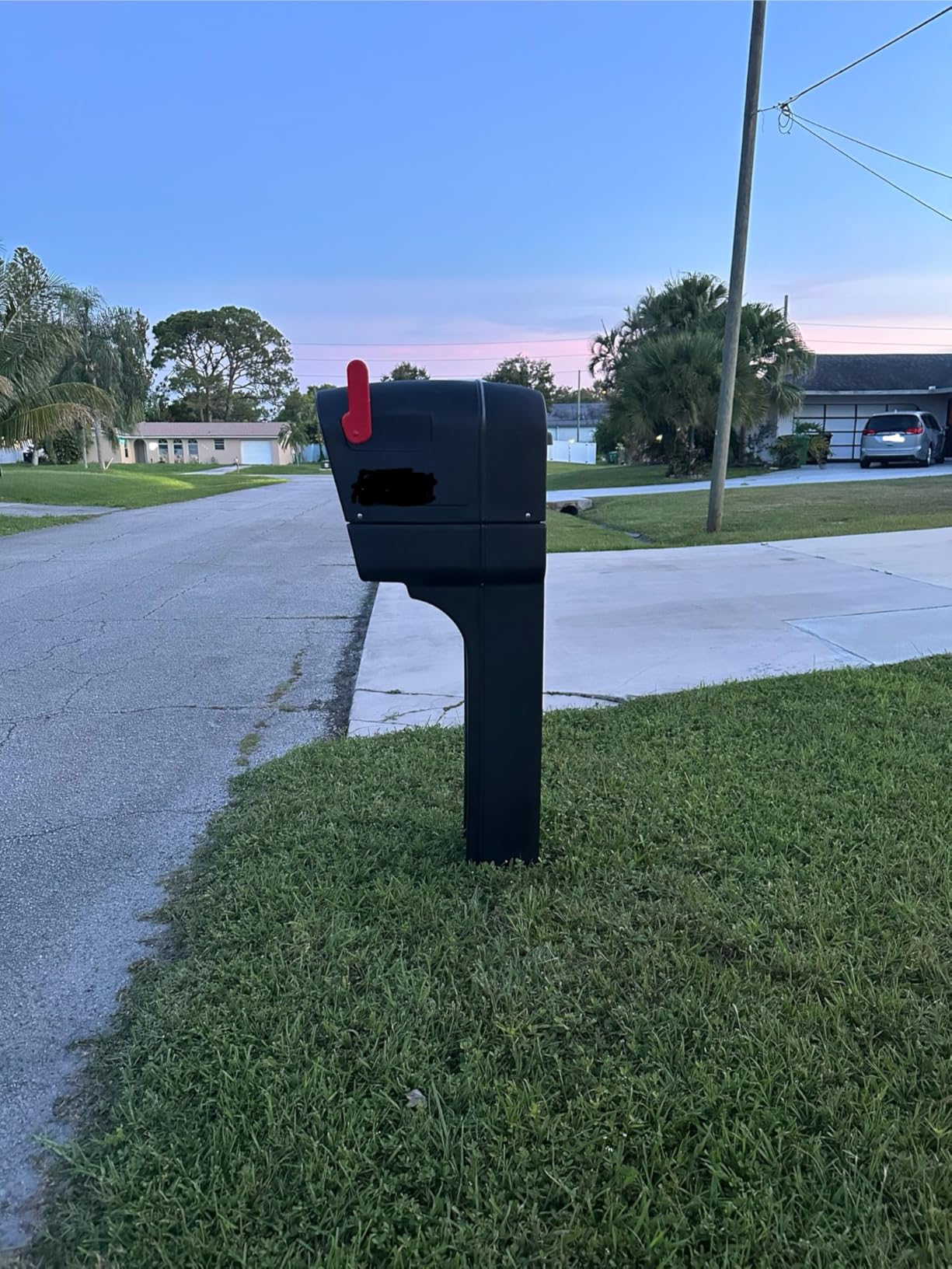 Step2 MailMaster Plus Mailbox & Post, Weather Resistant, Large Outdoor Mailboxes, Made of Durable Plastic, Easy to Install, Flag Included, Black customer photo 1