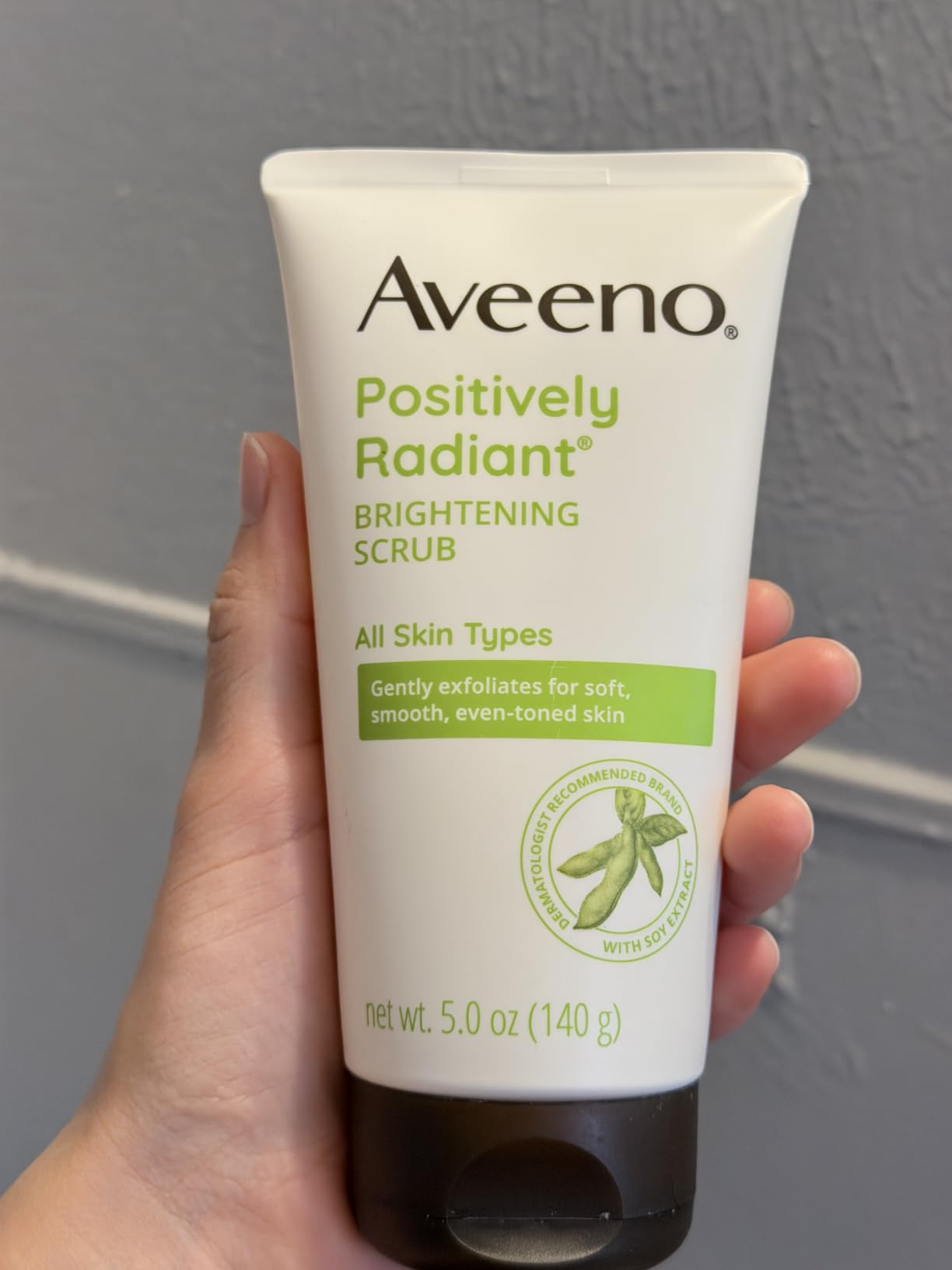Aveeno Positively Radiant Skin Brightening Daily Face Wash Scrub, 5 oz customer photo 1