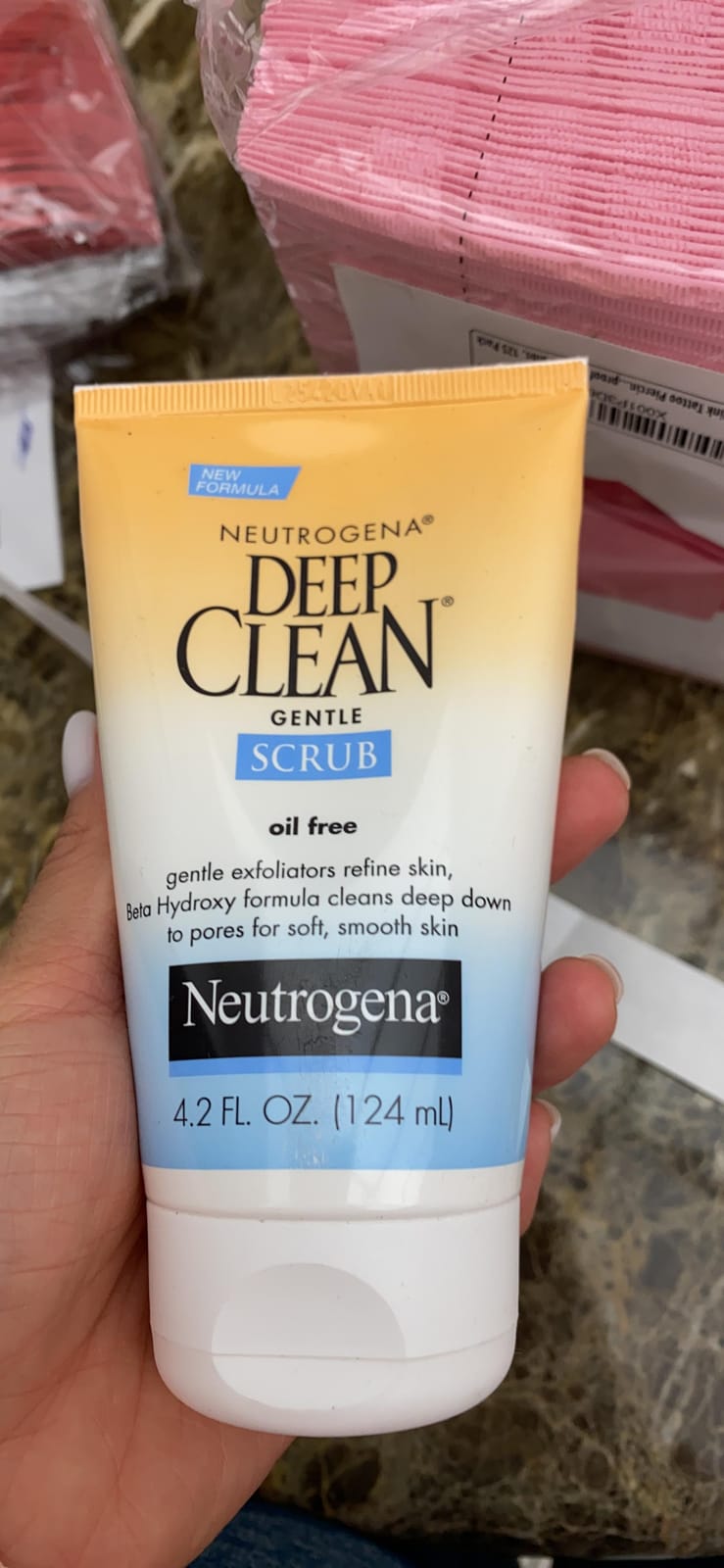 Neutrogena Deep Clean Gentle Daily Facial Scrub, 4.2 fl. Oz customer photo 2