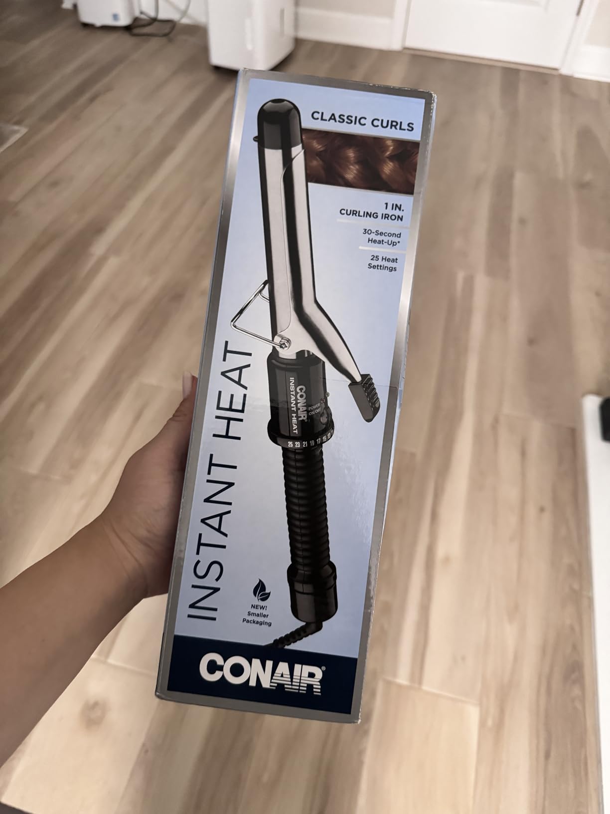 Conair Instant Heat 1½ Inch Curling Iron, 1½-Inch Barrel Hair Curler Produces Soft Waves and Loose Curls, 25 Heat Settings, Dual Voltage, For Use on Medium and Long Hair, Black customer photo 2