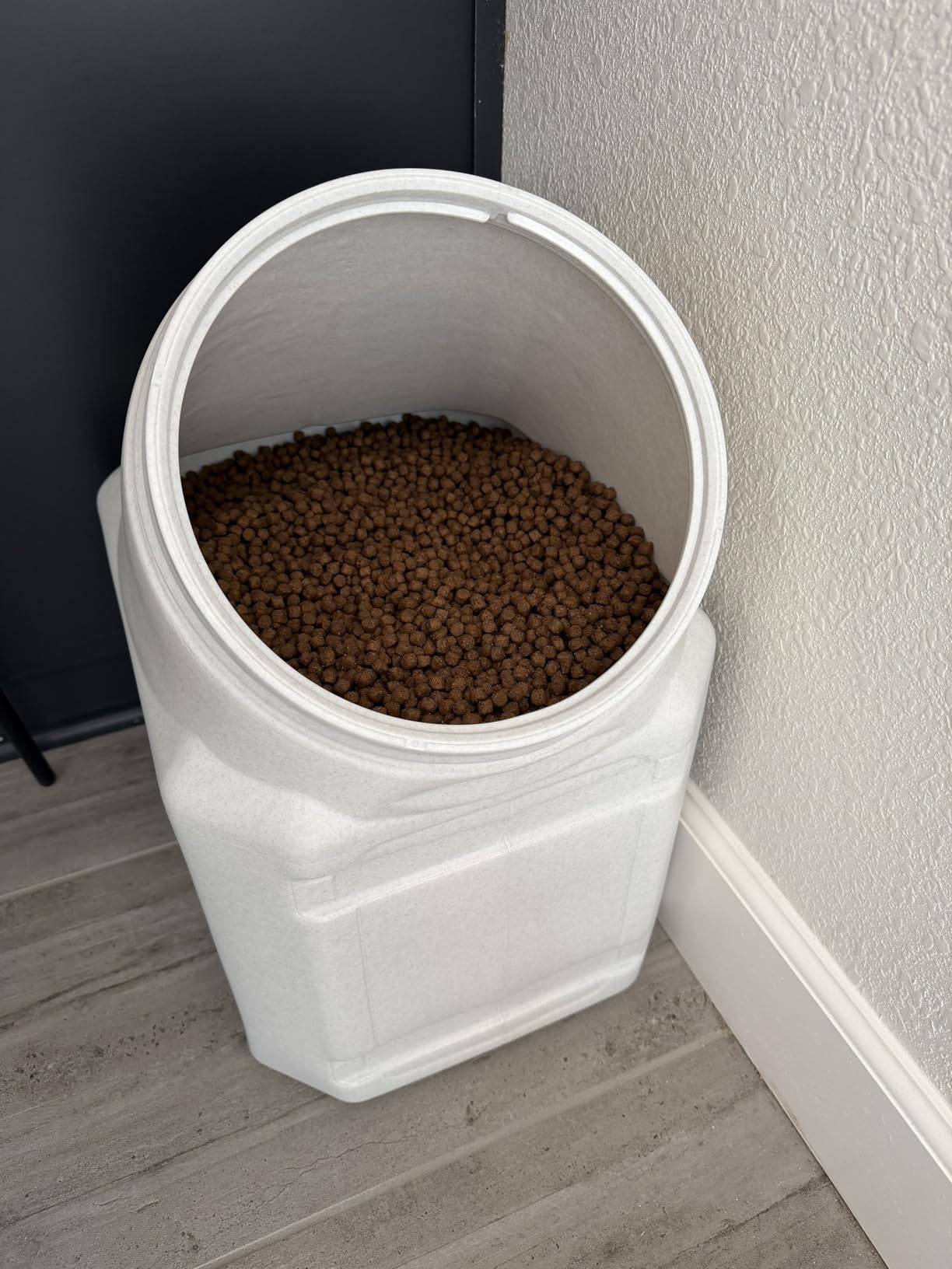 Vittles Vault Airtight Stackable Pet Food Storage Container Up to 60lbs customer photo 1