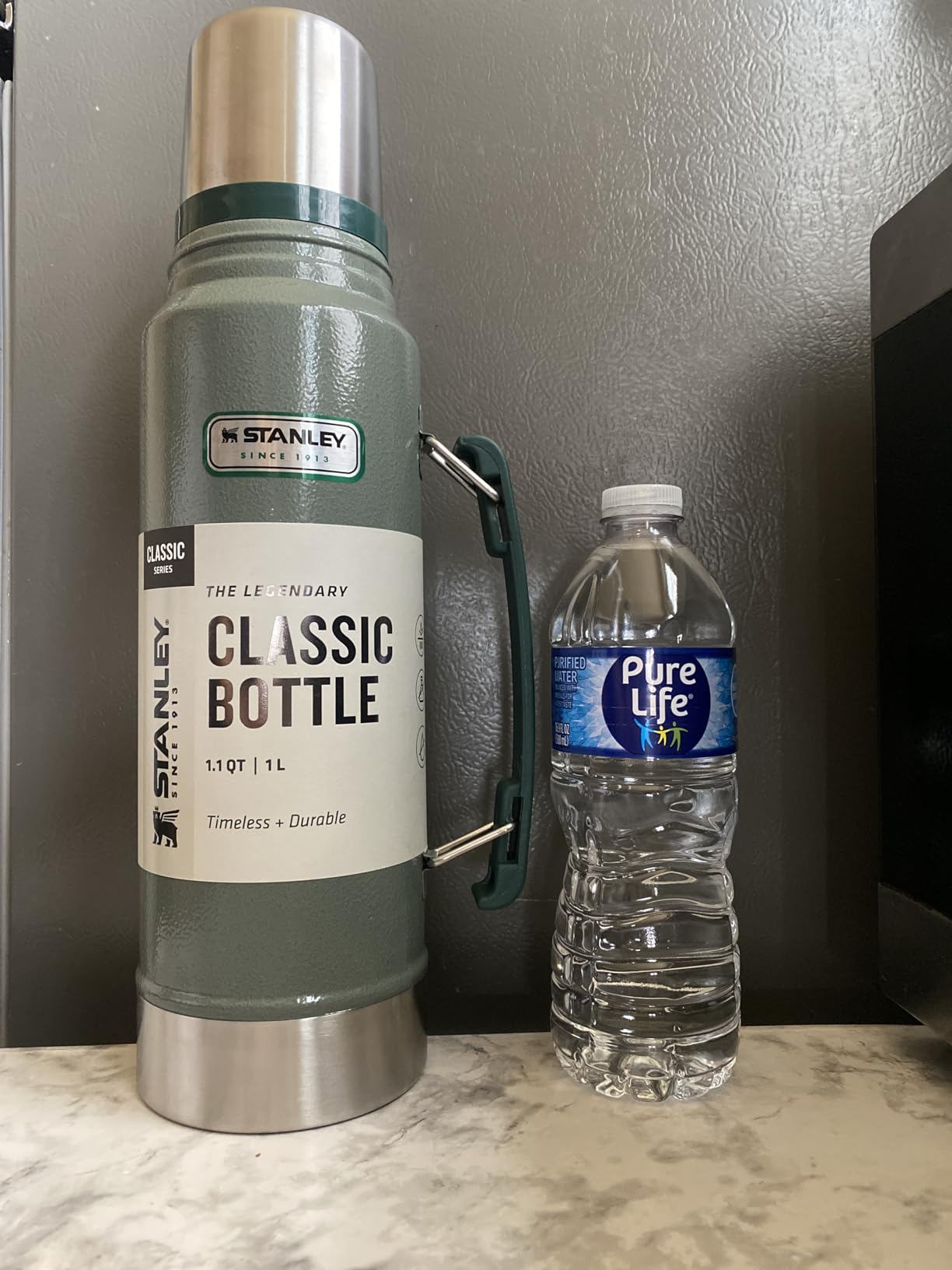 Stanley Heritage Classic Vacuum Bottle with Handle 1.1 qt | Wide Mouth w/Leakproof Cup Lid | Keep Drinks Hot or Cold | Insulated Stainless Steel Thermal Bottle | BPA-Free | Hammertone Green customer photo 2