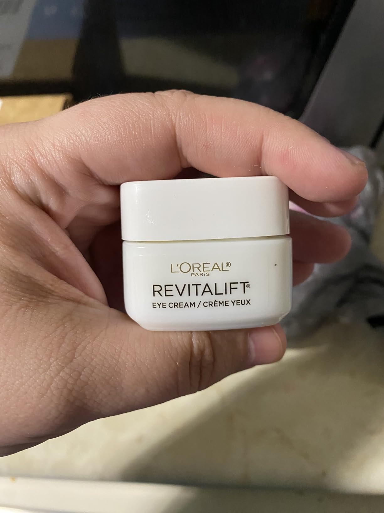 L'Oreal Paris Skincare Revitalift Anti-Wrinkle and Firming Eye Cream with Pro Retinol, Treatment to Reduce Dark Circles, Fragrance Free, 0.5 oz. customer photo 1