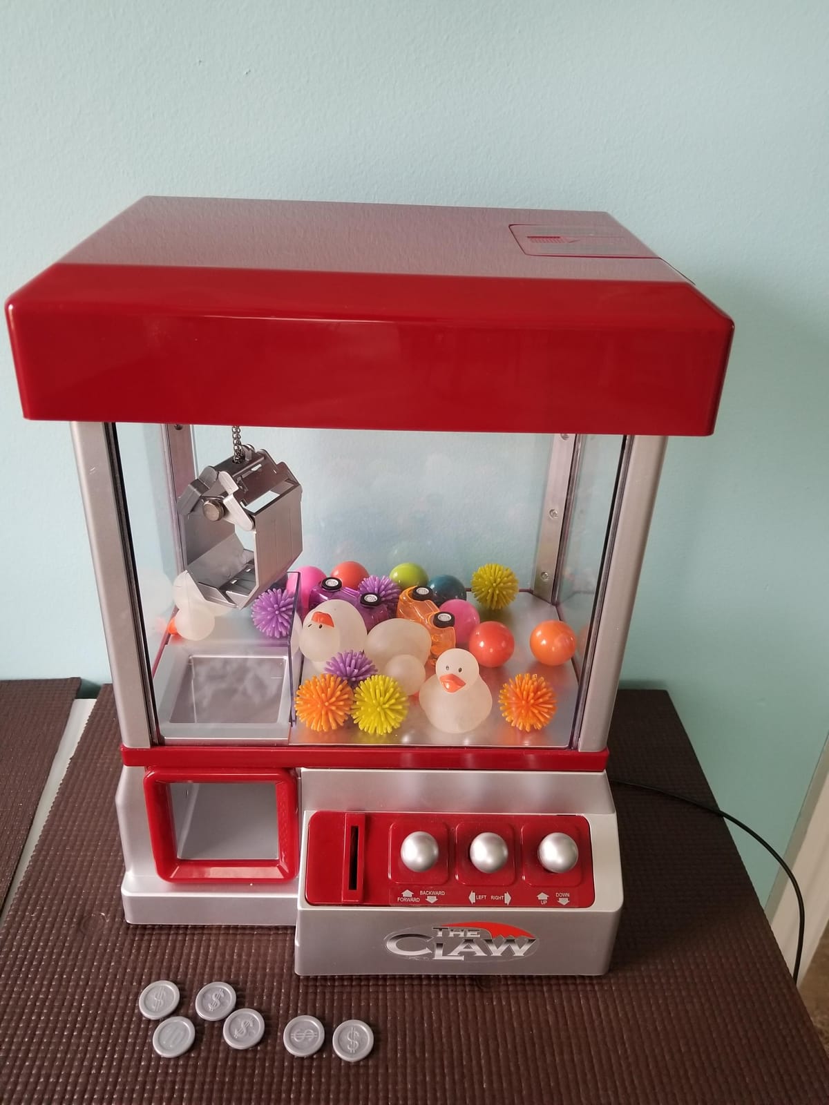 Etna Electronic Arcade Claw Machine Mini Candy Prize Dispenser Game with Sound customer photo 1