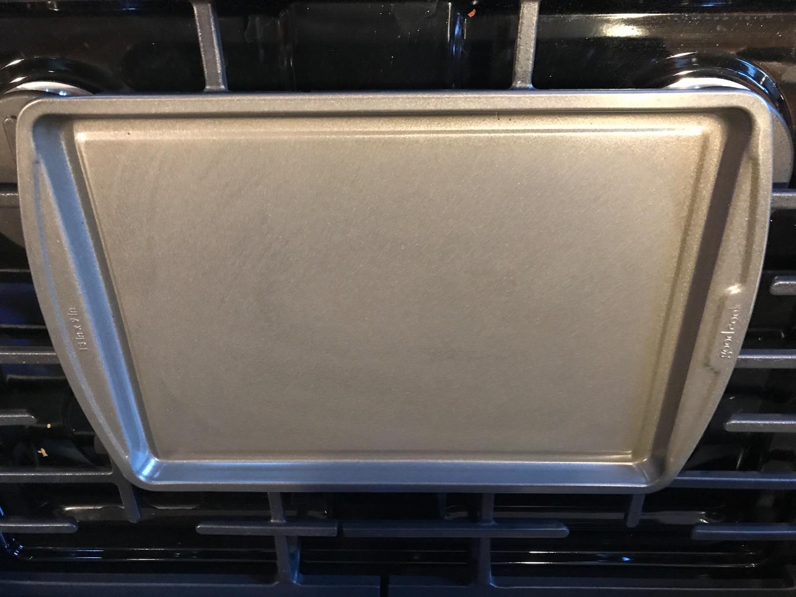 GoodCook Everyday Baking Sheet with Carbon Steel Construction & Scratch-Resistant Metal-Utensil Safe Nonstick , 9 x 13-Inch customer photo 2