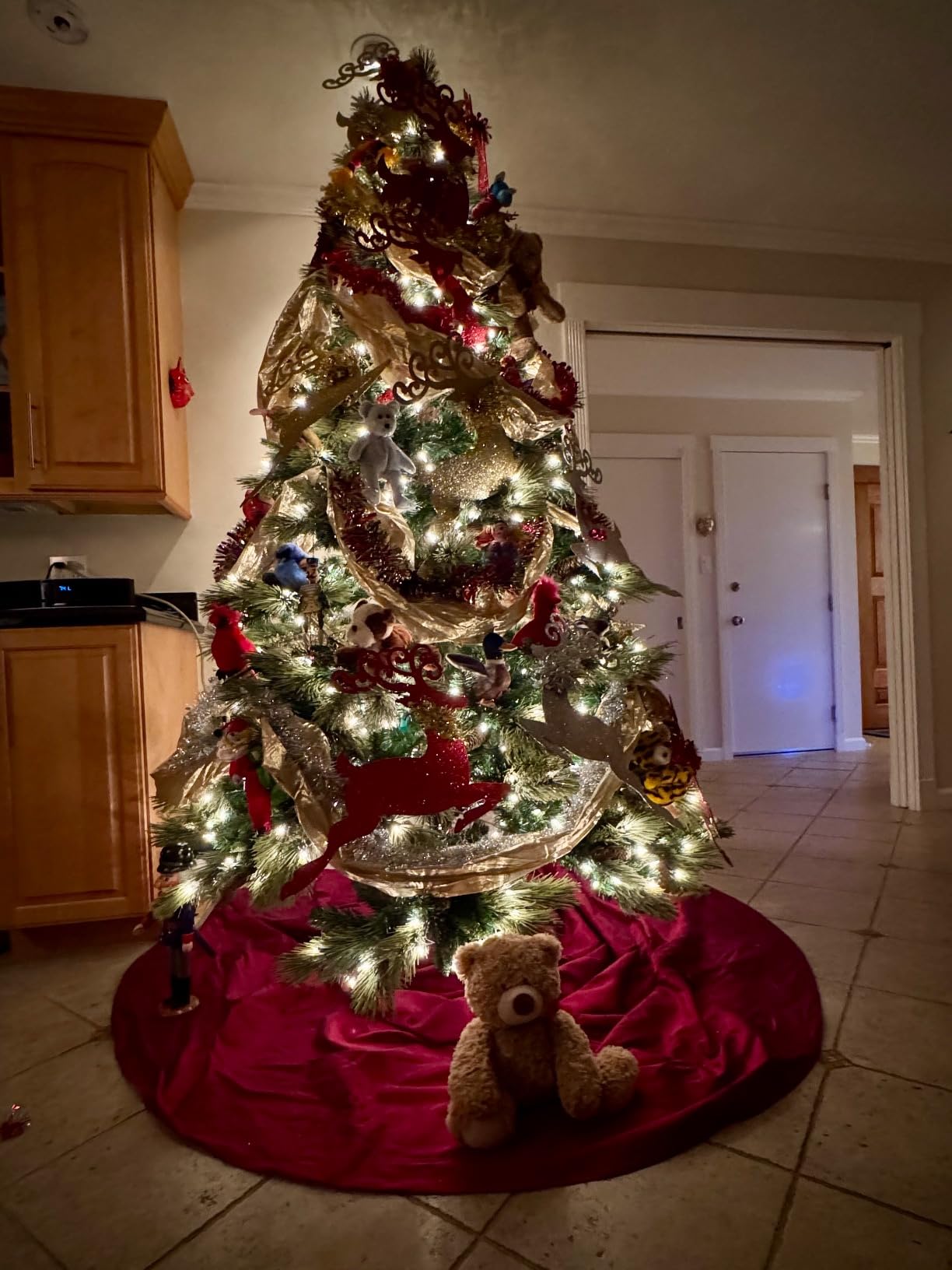 National Tree Company 7.5ft Pre-Lit Carolina Pine Artificial Christmas Tree customer photo 2