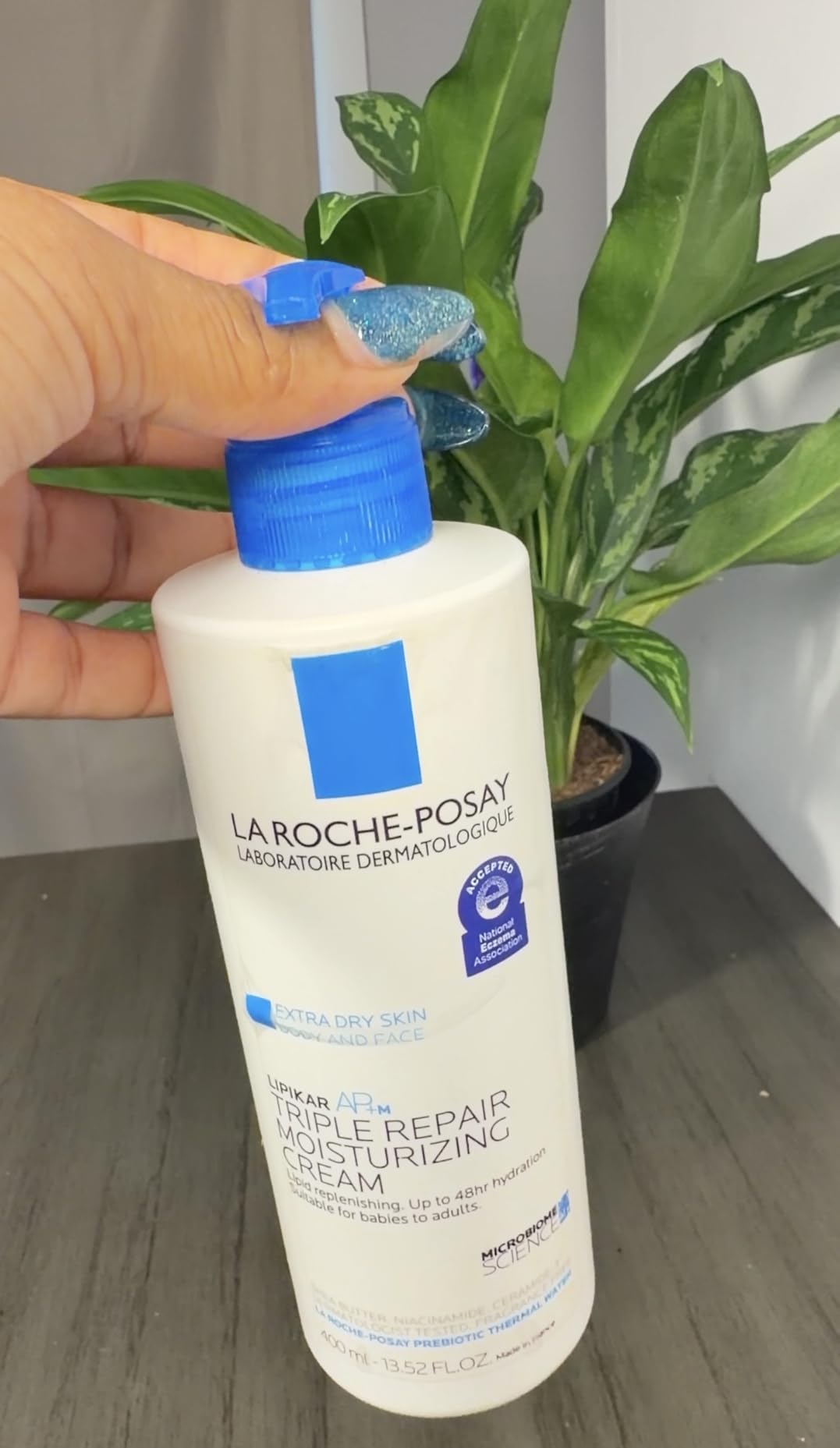 La Roche-Posay Lipikar AP+MAX Triple Repair Moisturizing Body Cream customer photo 2