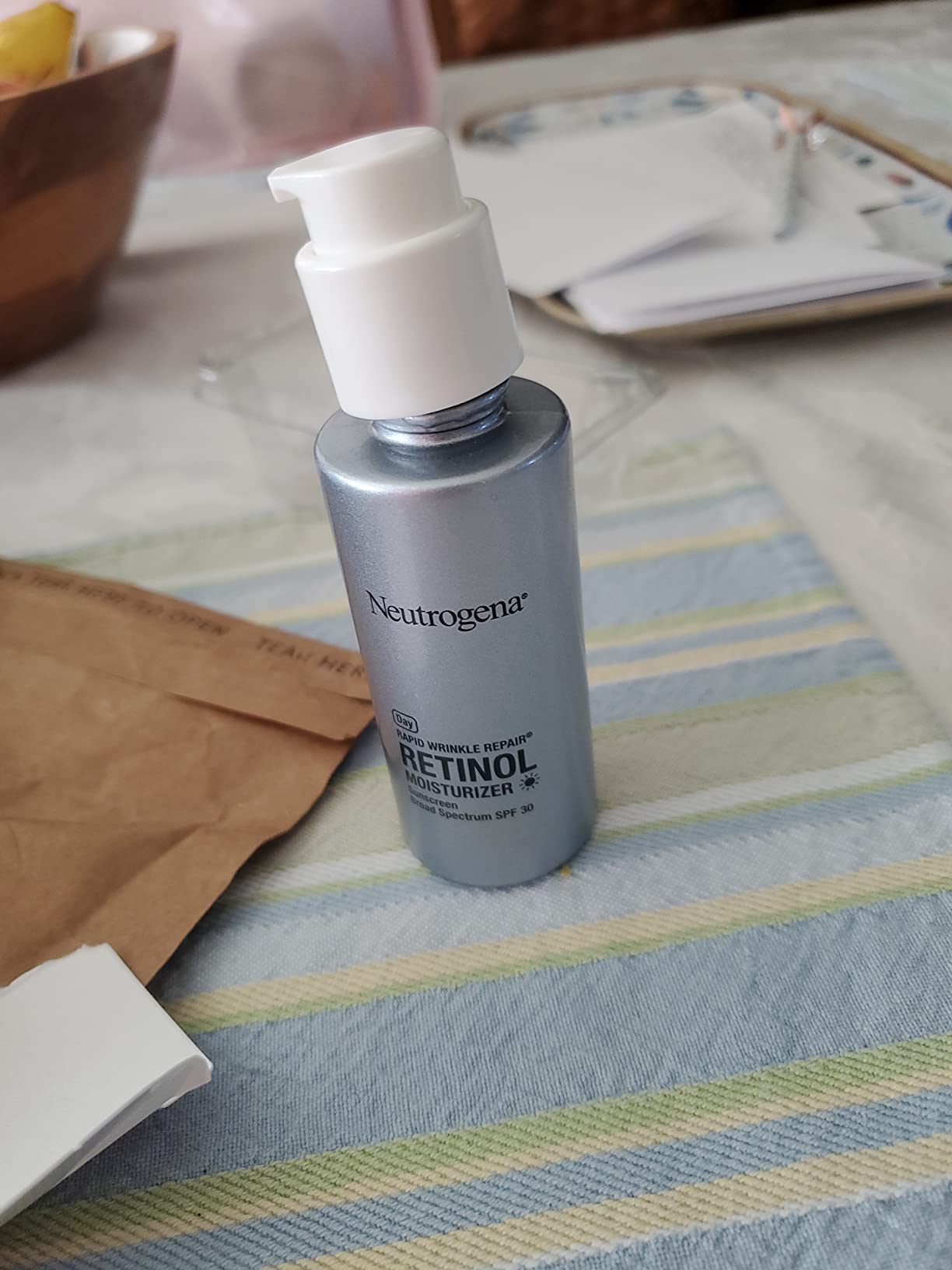 Neutrogena Rapid Wrinkle Repair Face Moisturizer SPF 30, 1 fl. oz customer photo 2