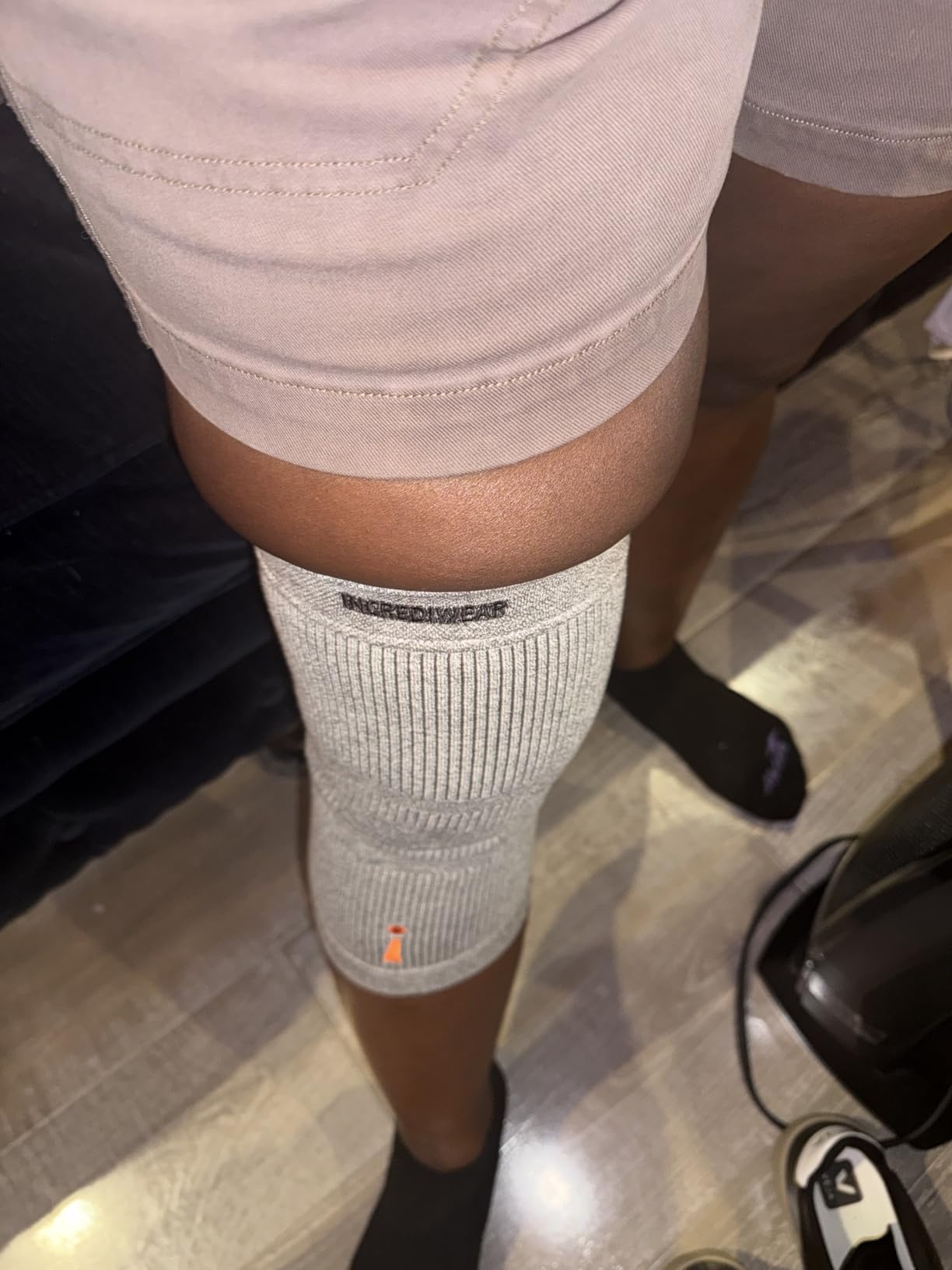 Incrediwear Knee Sleeve – Knee Braces for Knee Pain, Joint Pain Relief, Swelling, Inflammation Relief, and Circulation, Knee Support for Women and Men customer photo 2