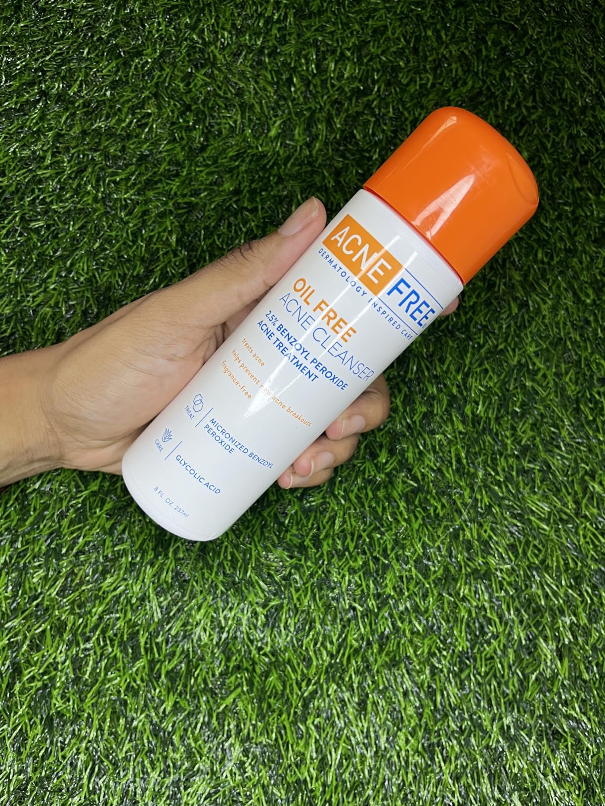 AcneFree Acne Free Oil-Free Cleanser, Benzoyl Peroxide 2.5% with Glycolic Acid to Prevent and Treat Breakouts Unscented, 8 Fl Oz customer photo 1