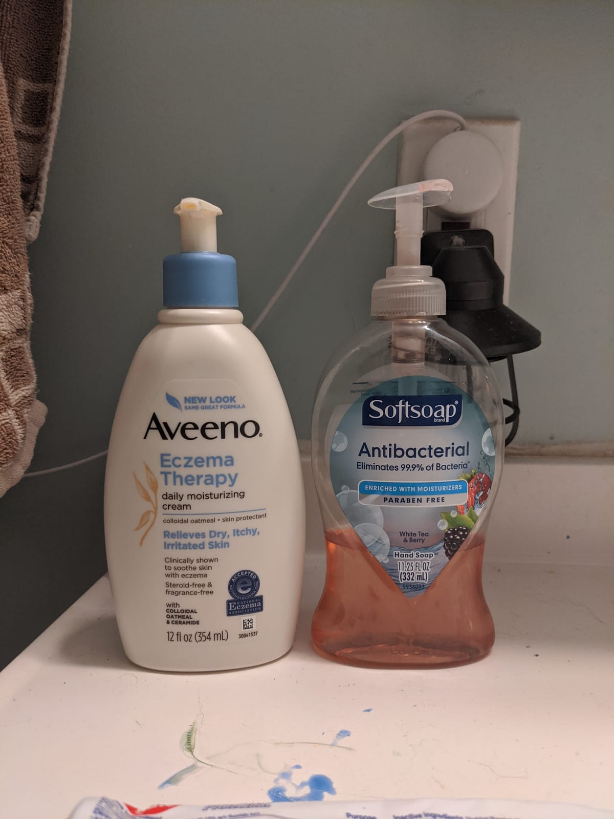 Aveeno Eczema Therapy Daily Moisturizing Body Cream for Sensitive Skin, Soothing Eczema Cream for Dry & Itchy Skin Relief, Colloidal Oatmeal & Ceramide, Steroid- & Fragrance-Free, 12 Oz customer photo 2