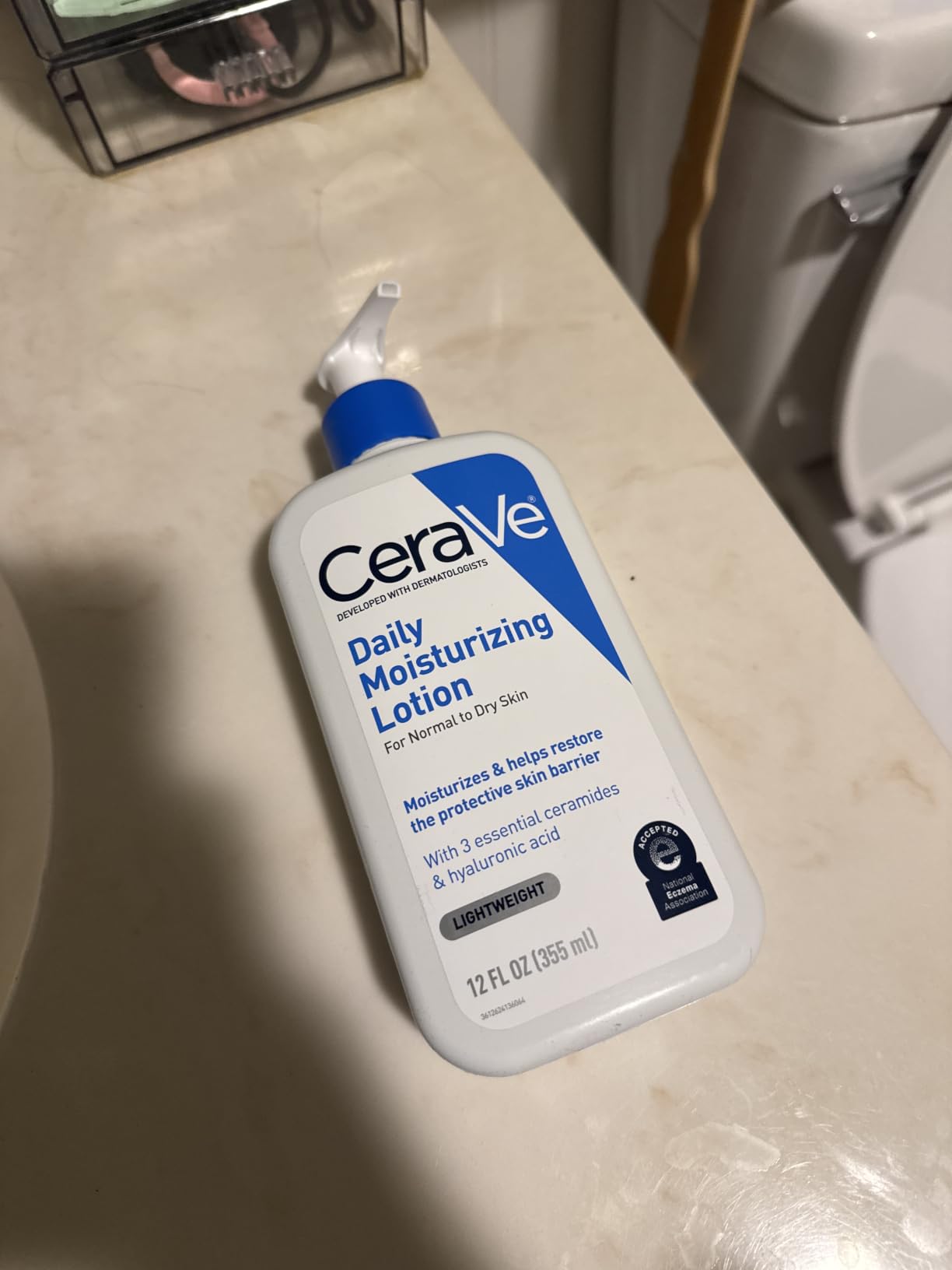 CeraVe Daily Moisturizing Lotion | 8 Ounce | Face & Body Lotion for Dry Skin with Hyaluronic Acid | Fragrance Free customer photo 1